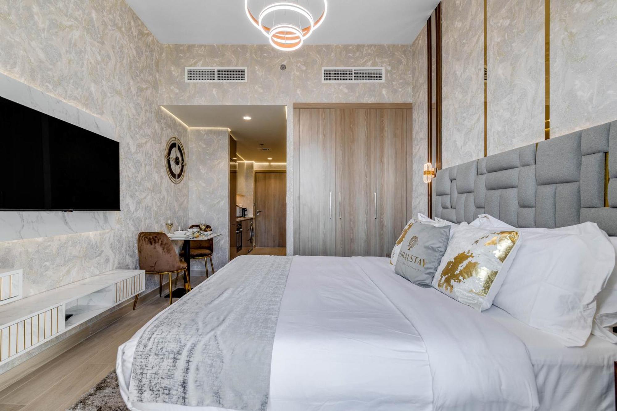 Globalstay Azizi Riviera 48 Apartament *