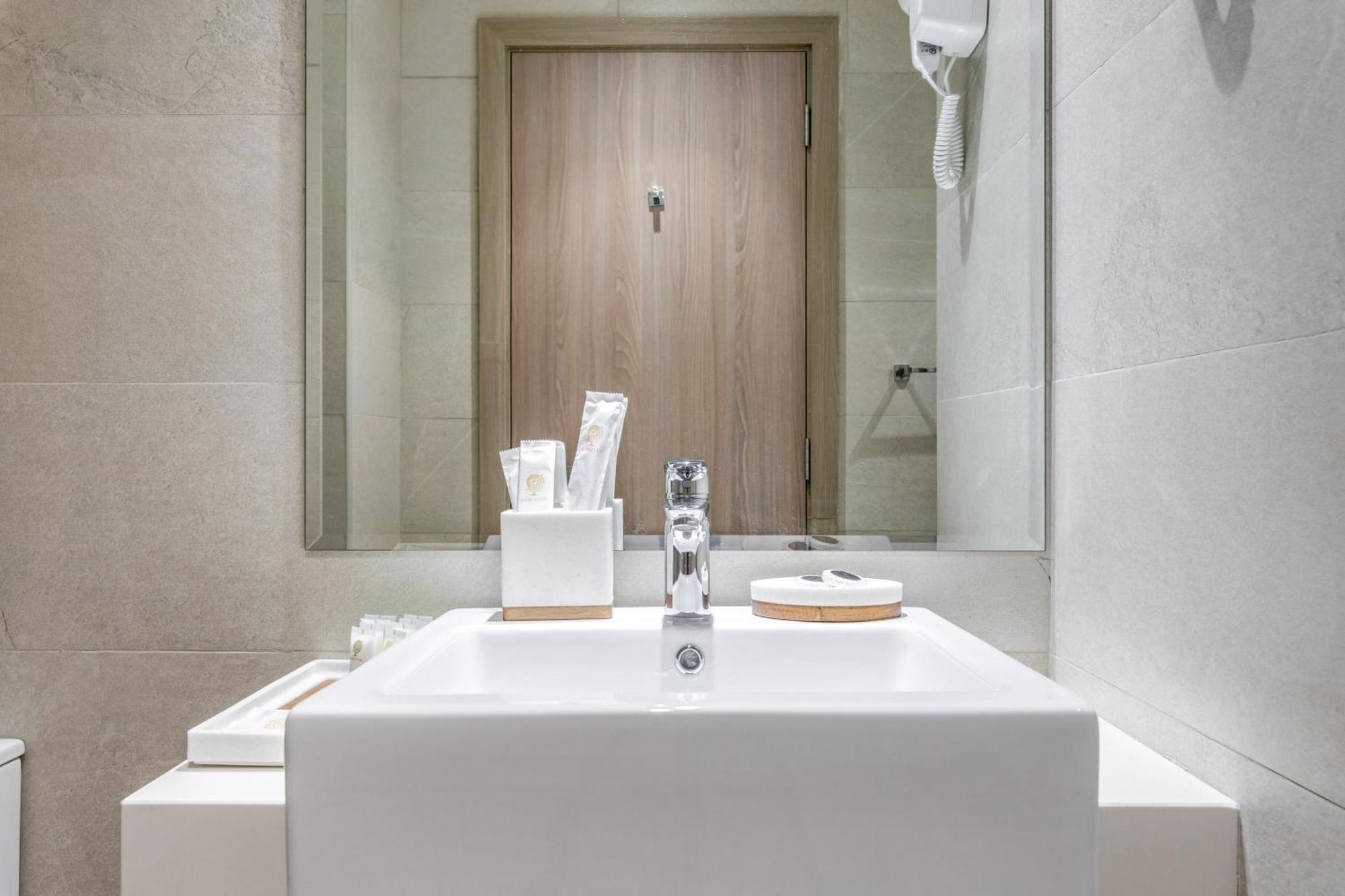Globalstay Azizi Riviera 48 Apartament