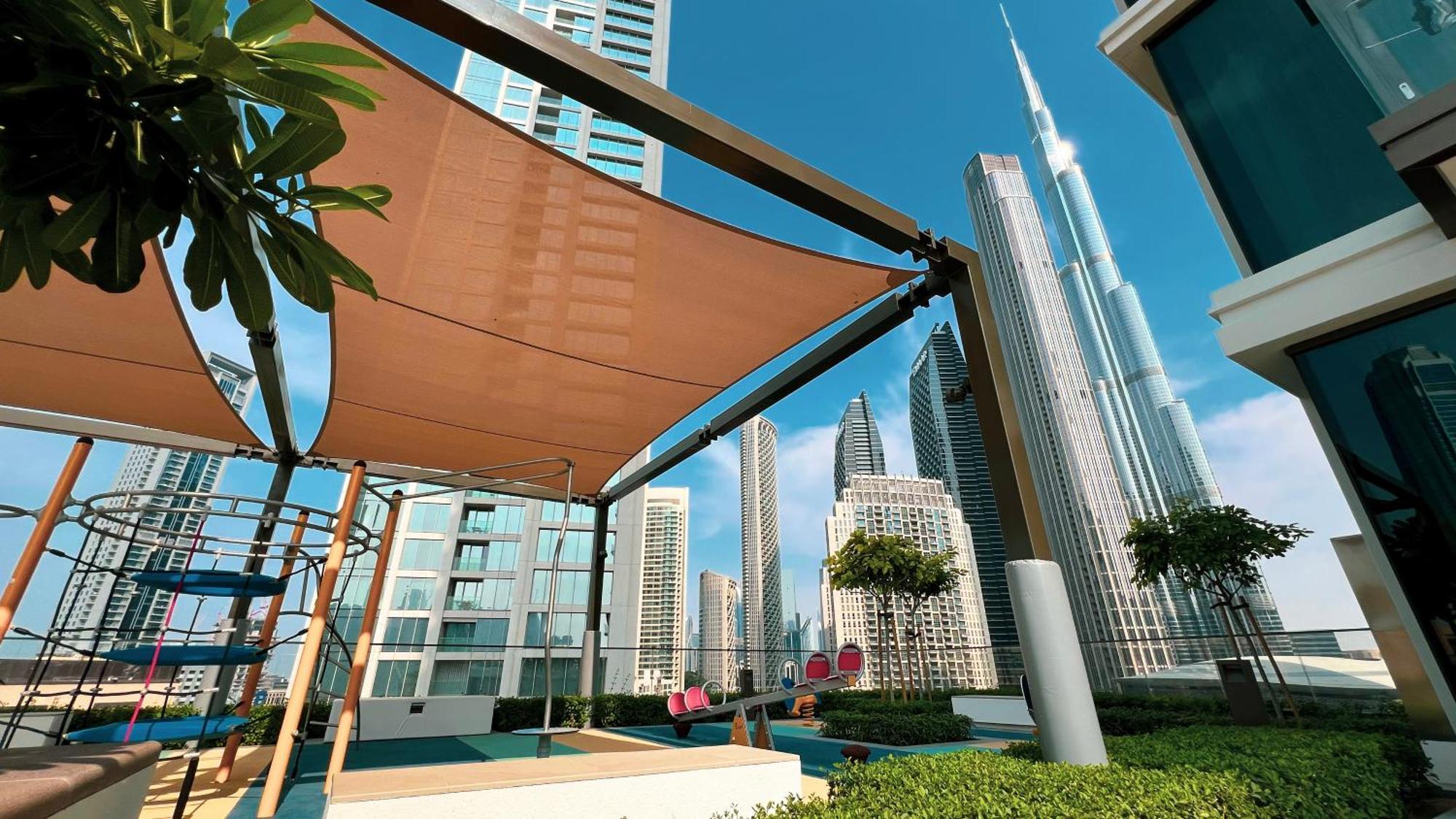 Luxury 4br Burj Khalifa View Mall
