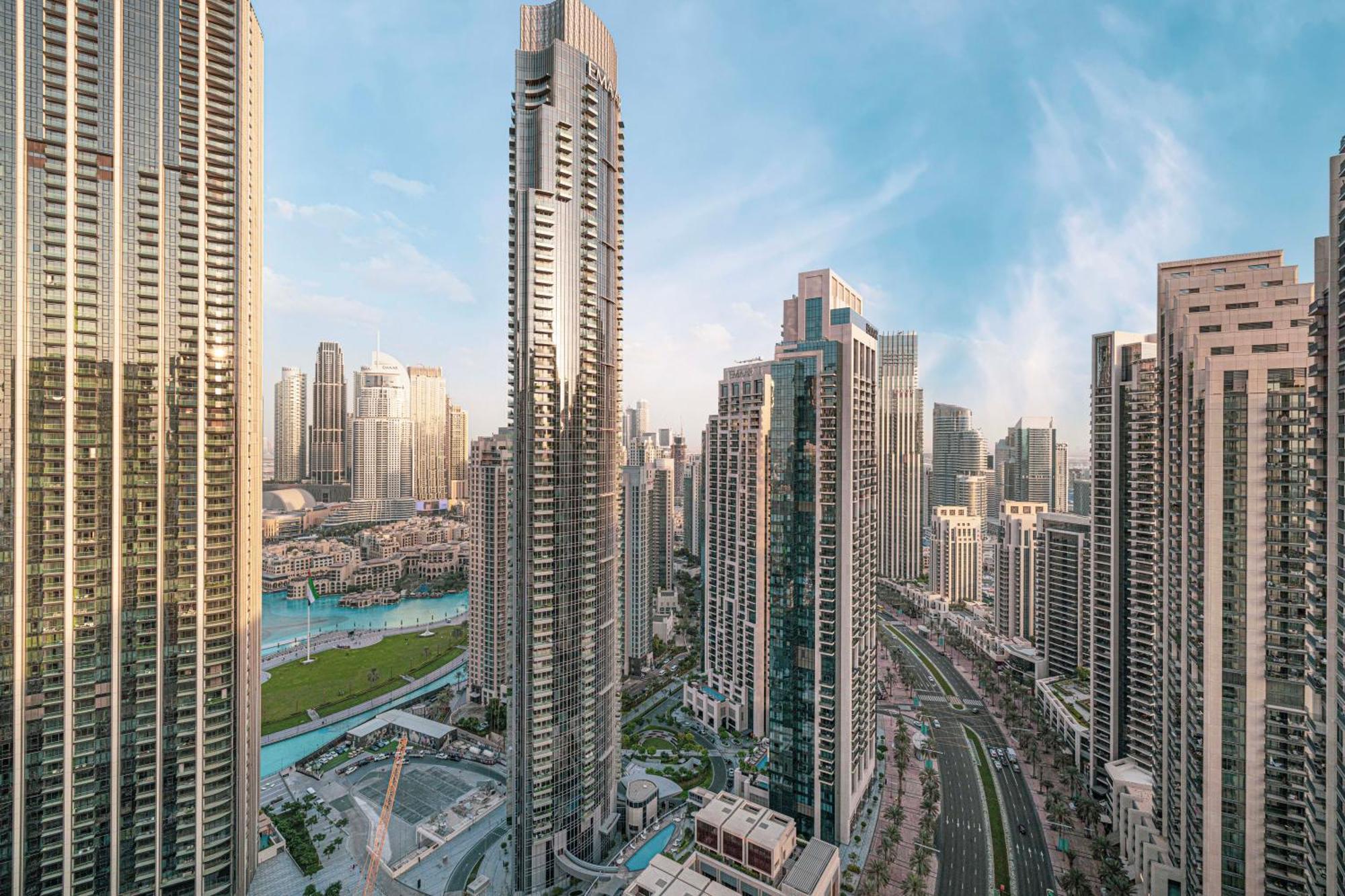 Luxury 4br Burj Khalifa View Mall