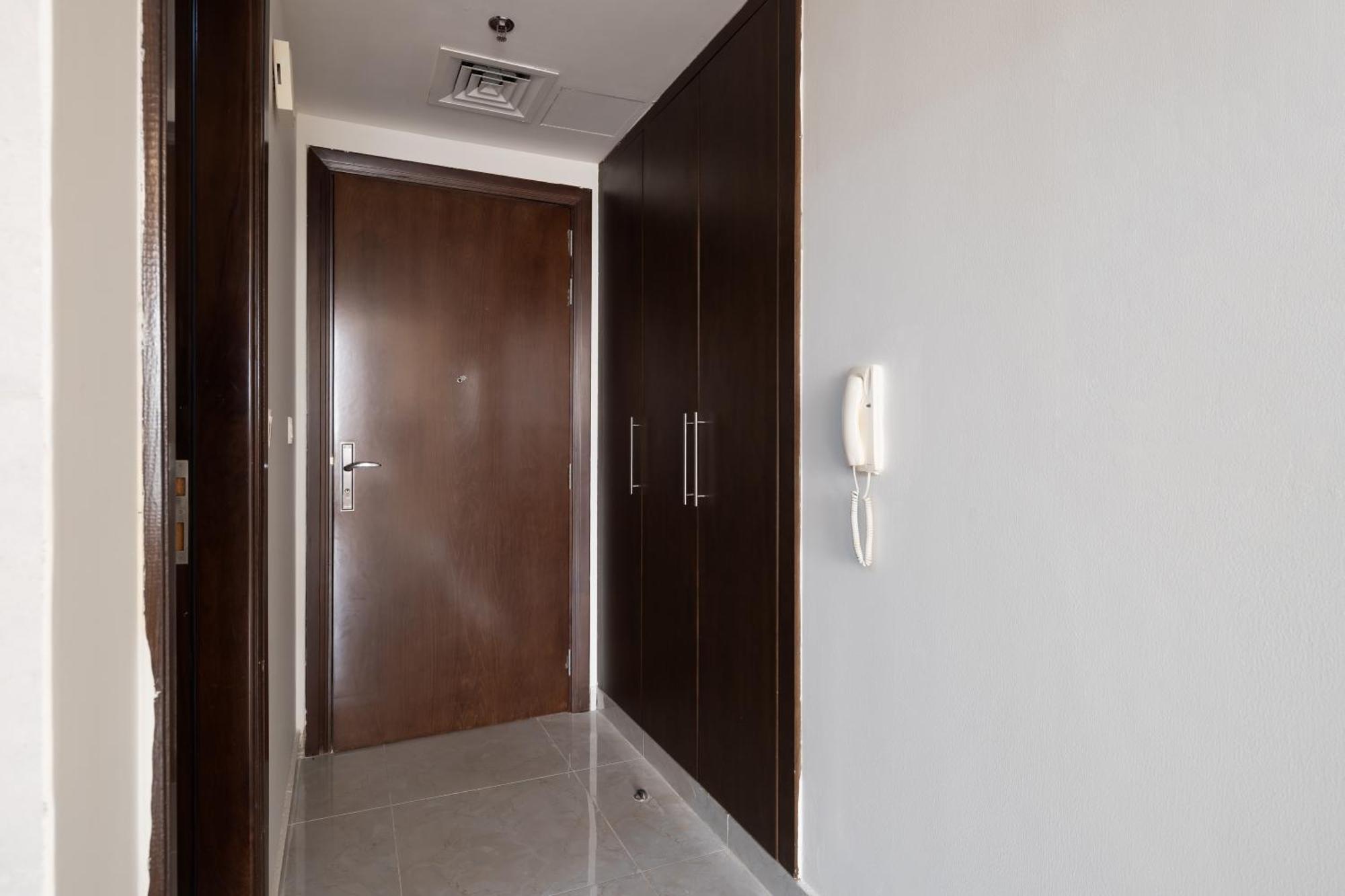 Designer In Prime Silicon Oasis Spot Lejlighed *
