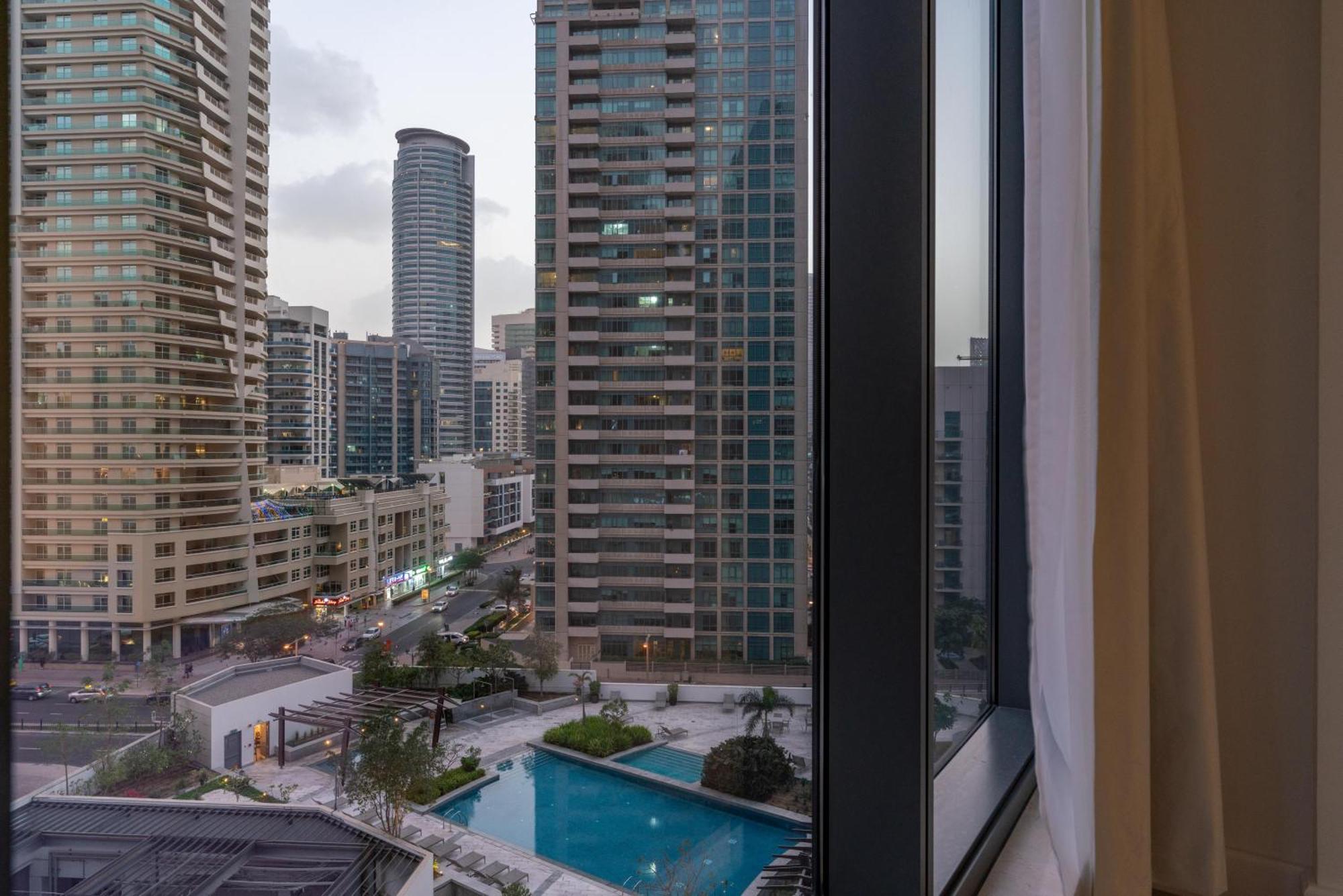 Appartement White Sage Opulence At Silverene Towers 1br Marina Dubaï