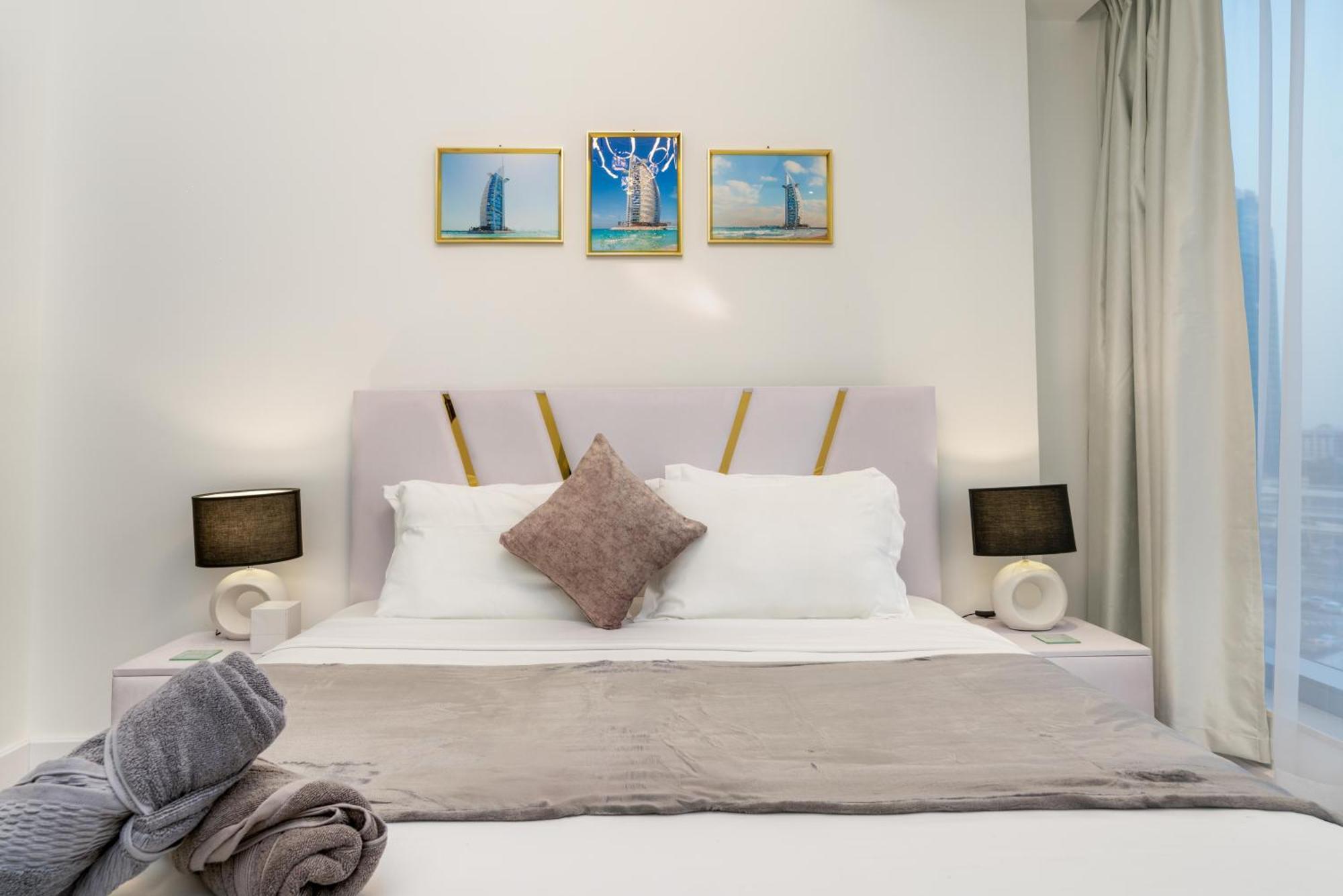 Appartement White Sage Opulence At Silverene Towers 1br Marina Dubaï