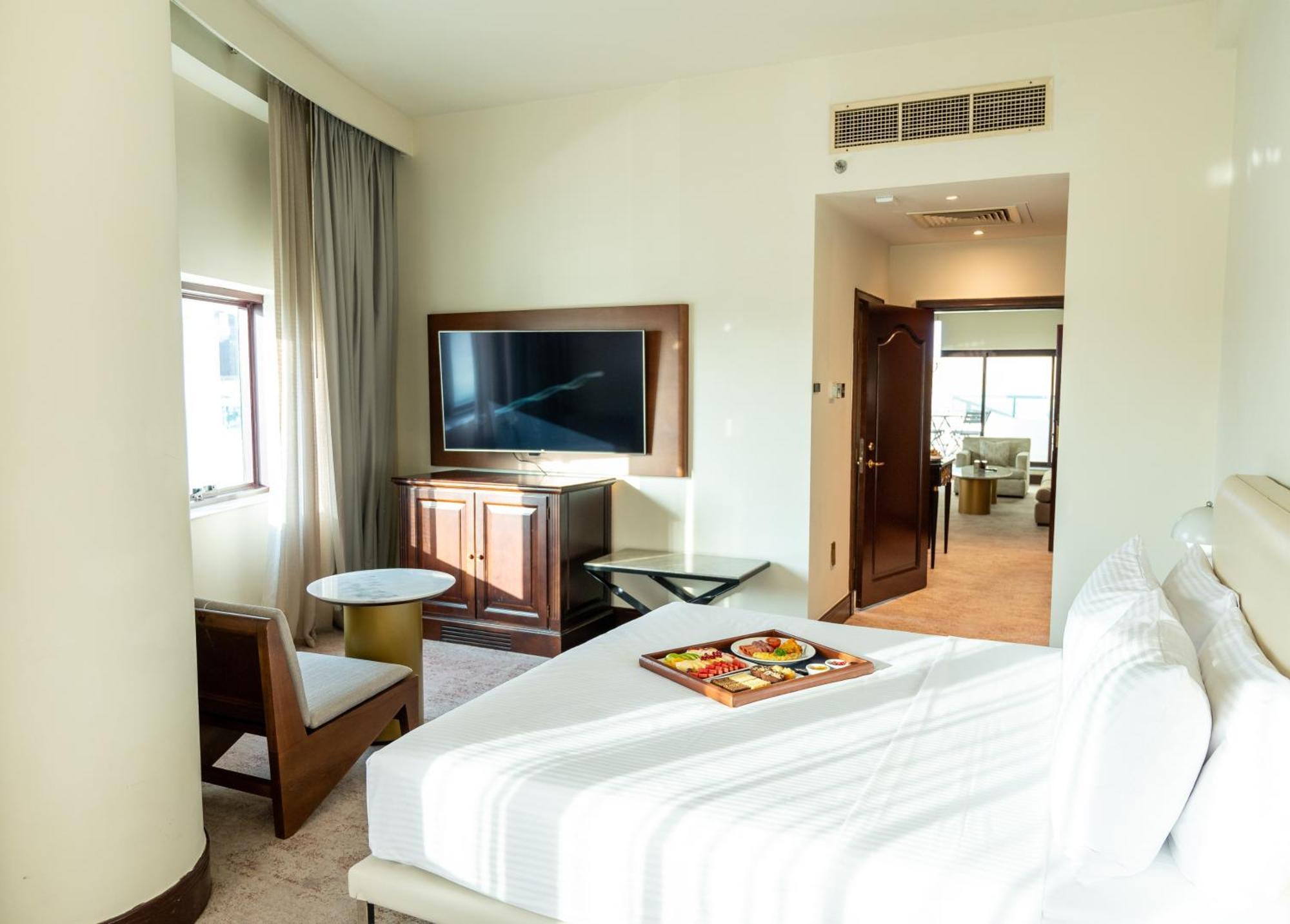 Majestic Cove - Formerly Le Meridien Fairway 4* Dubái