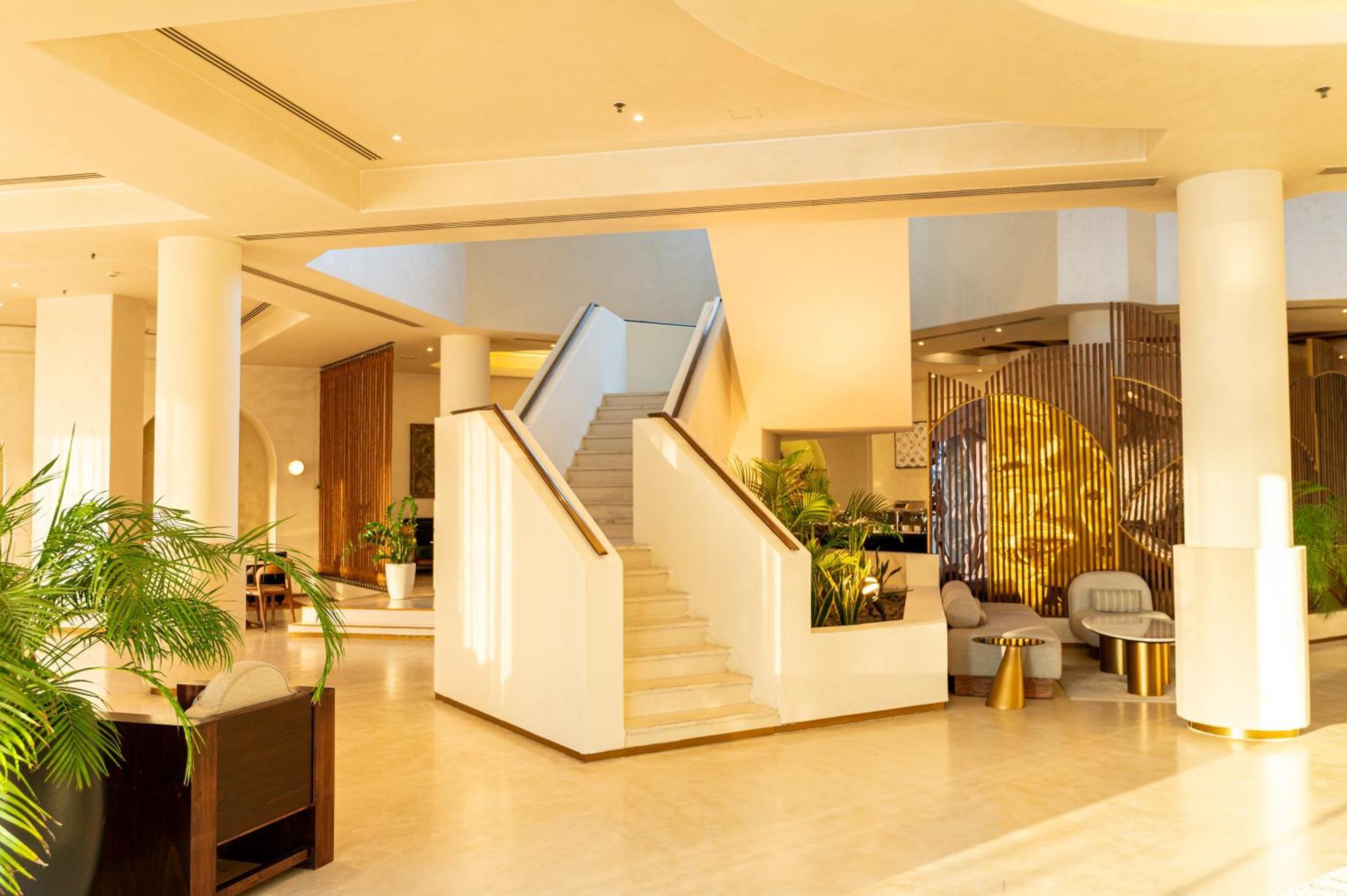 Majestic Cove - Formerly Le Meridien Fairway Dubái