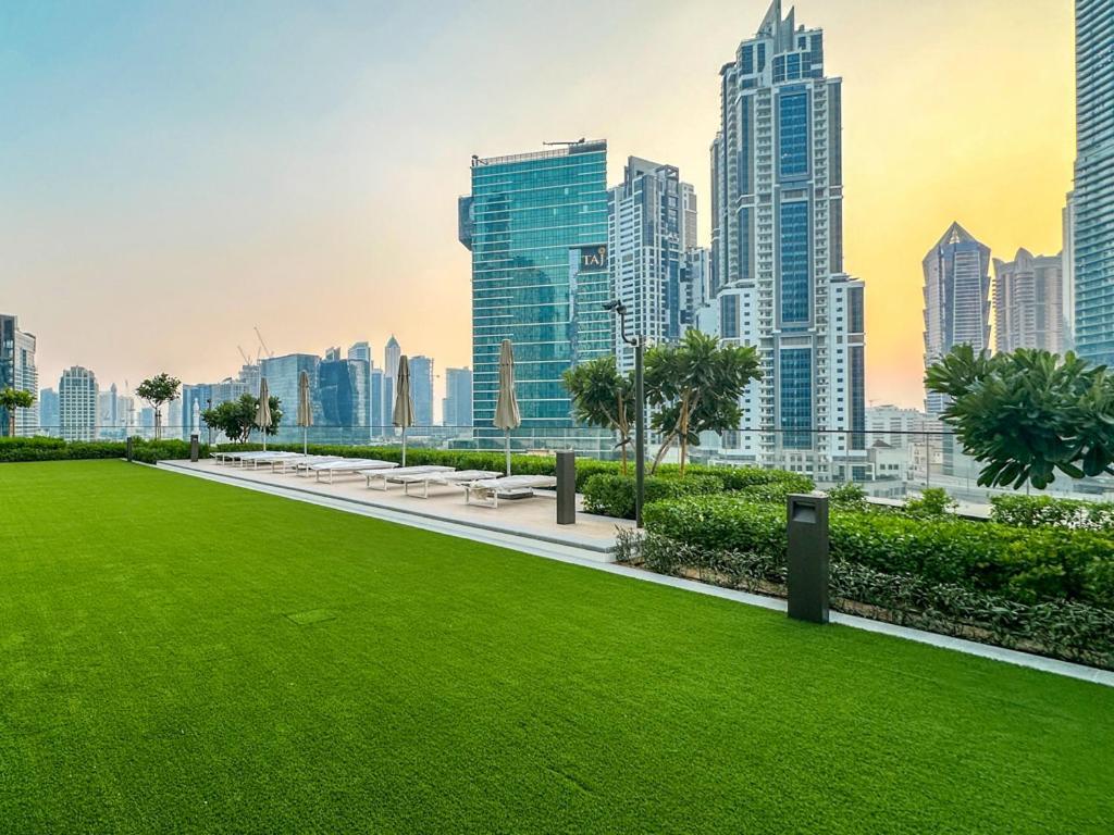 Homesgetaway - Luxury 2br In Burj Crown Apartamento