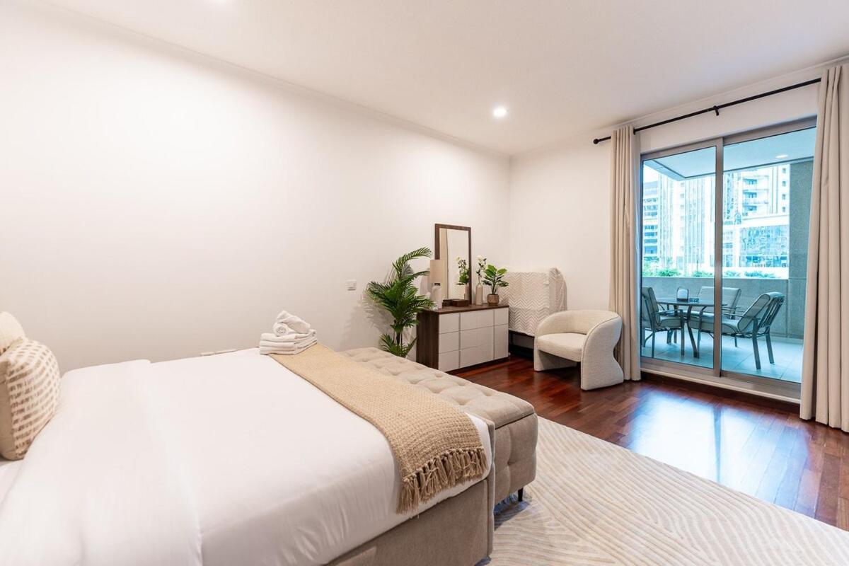 Chic 1-bedroom Getaway With Downtown Living Charm Apartamento