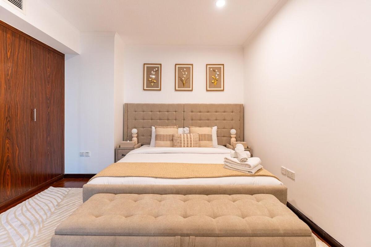 Chic 1-bedroom Getaway With Downtown Living Charm Apartamento