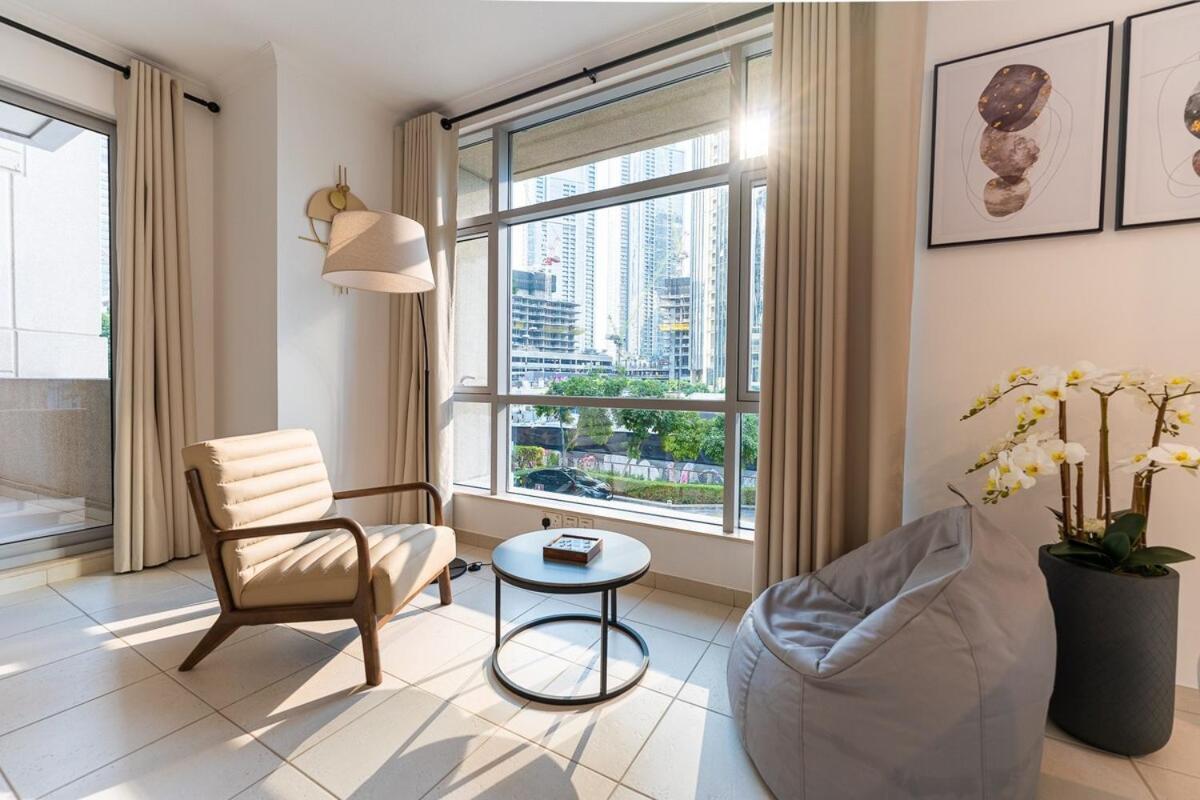 Chic 1-bedroom Getaway With Downtown Living Charm Apartamento