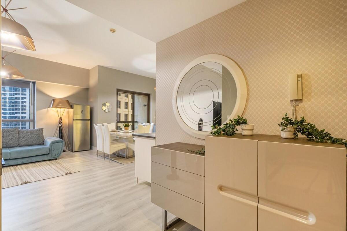 Lägenhet Luxurious 4br In Jbr 5 Mins Walk To & Tram *
