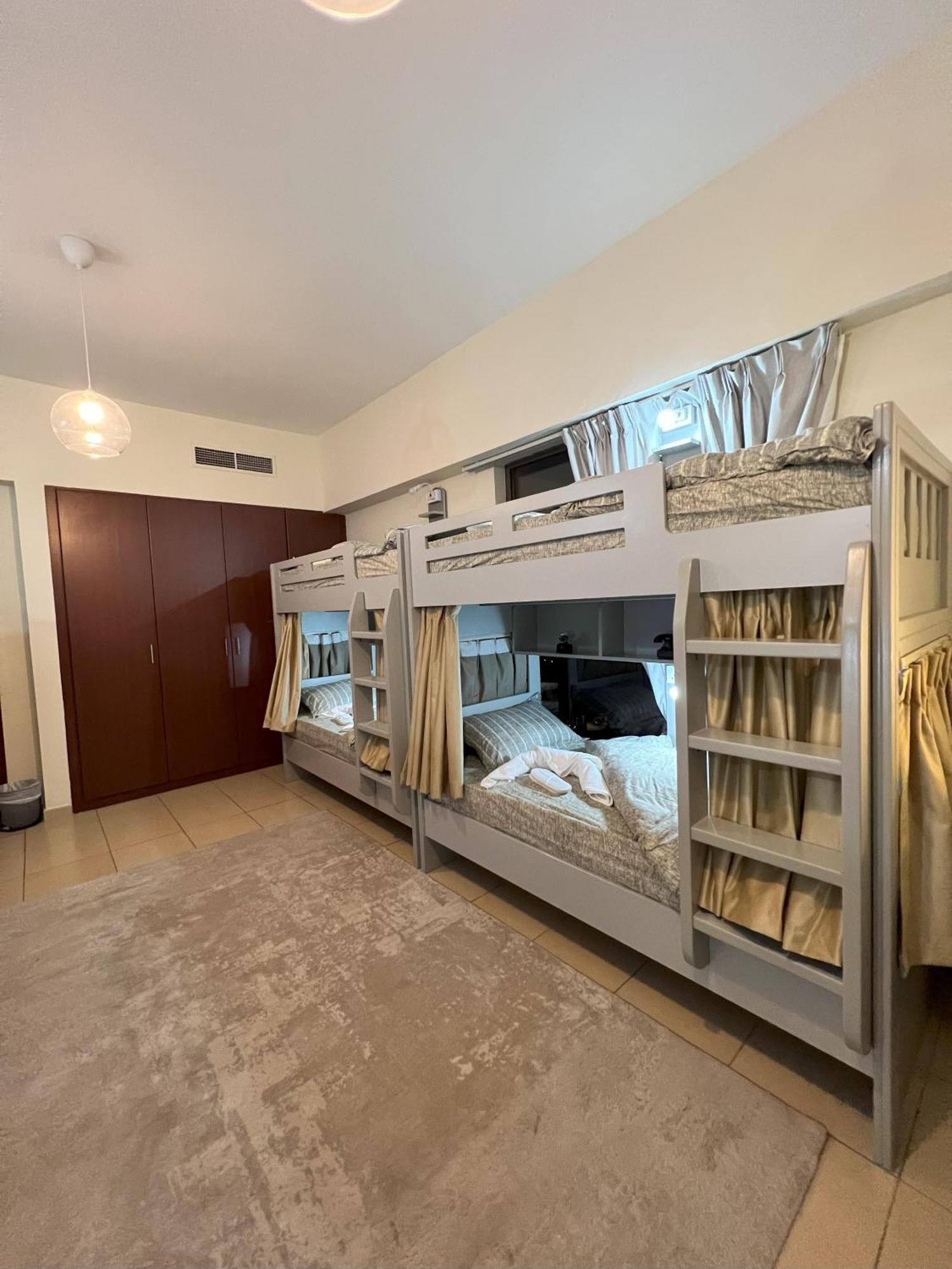 Robin House Mix Jbr Kapselhotel Dubai