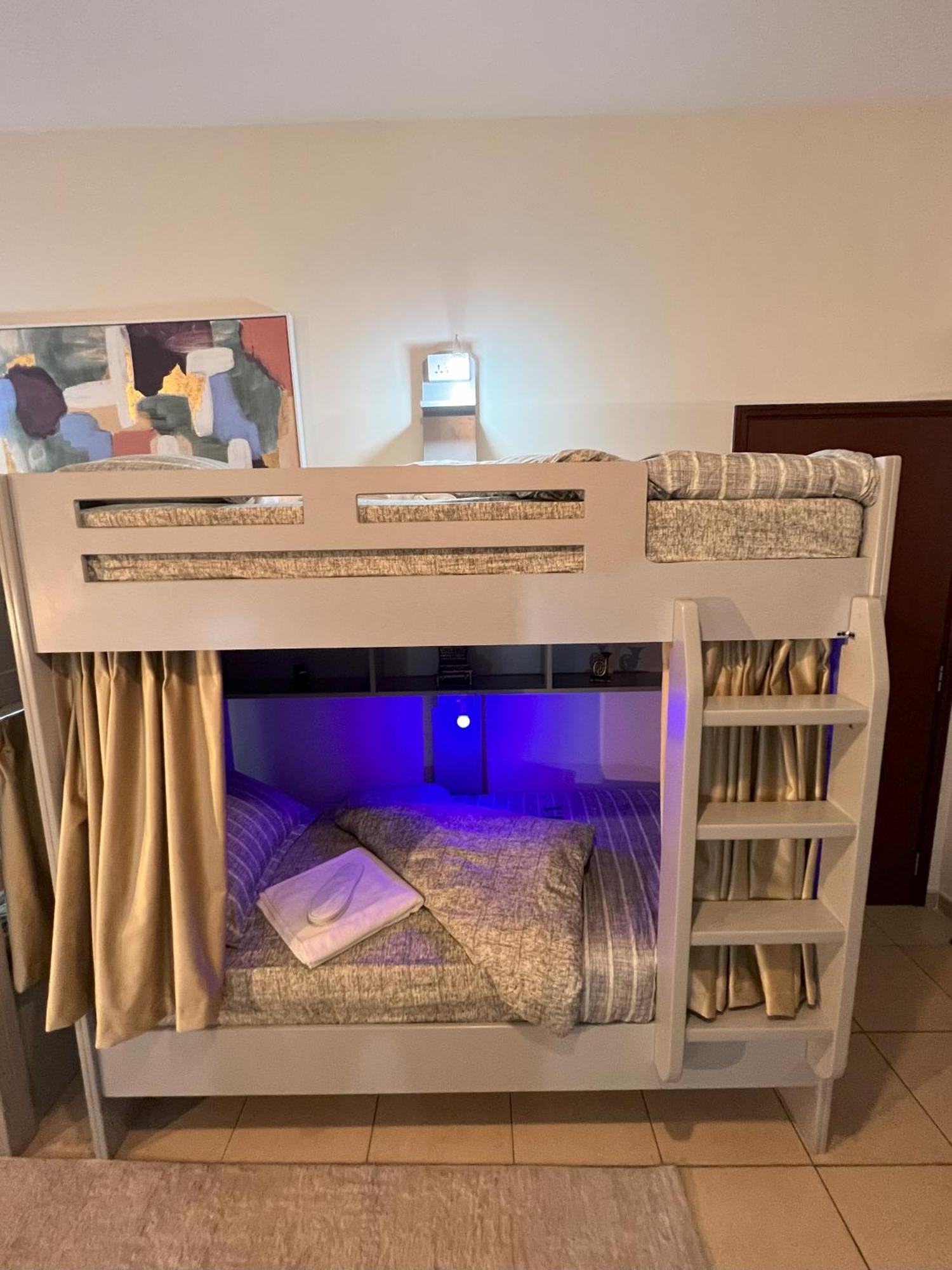 Robin House Mix Jbr Kapselhotel