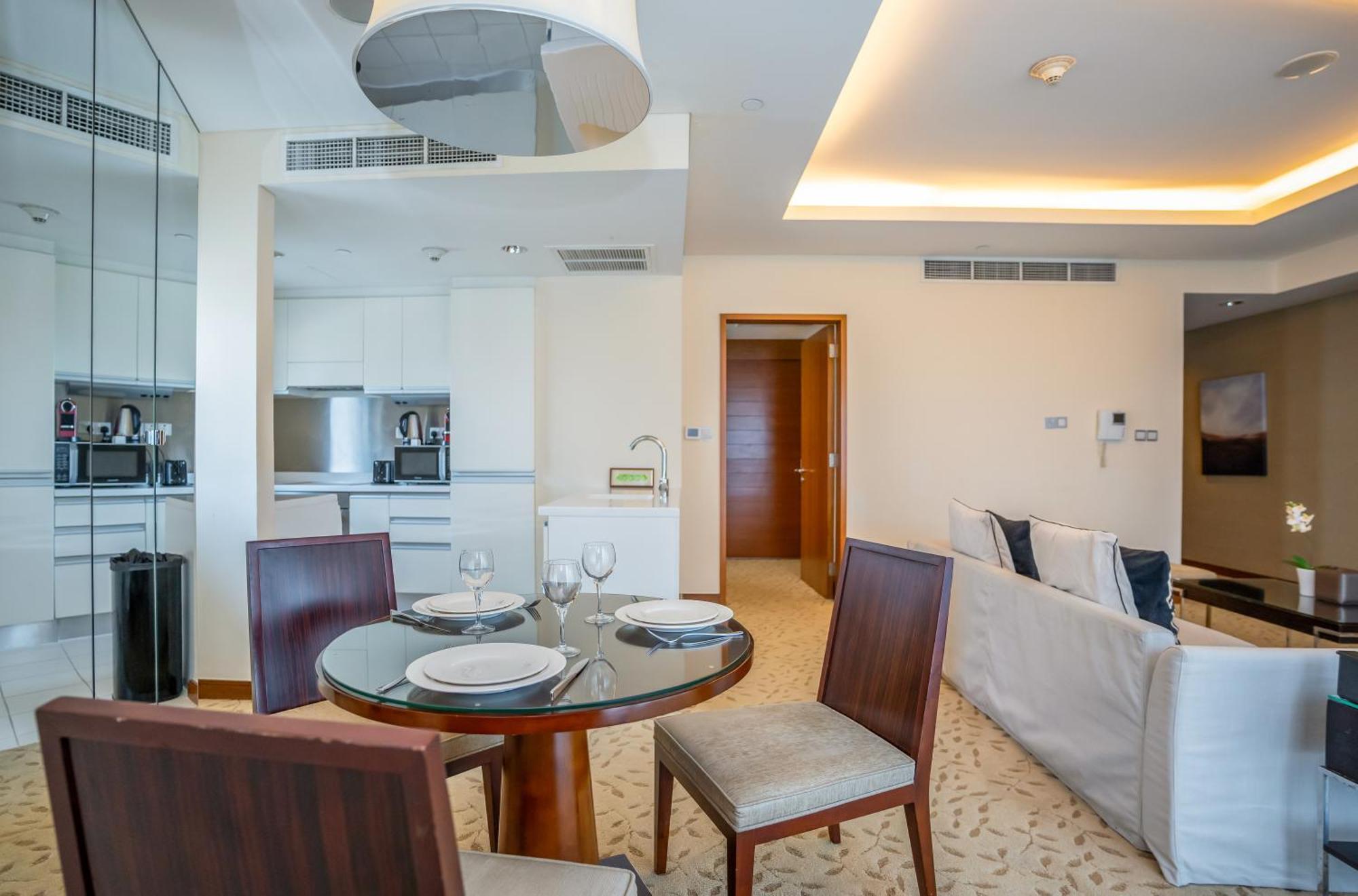 Apartment Homesgetaway - Amazing Location 1br At Mall Residences *