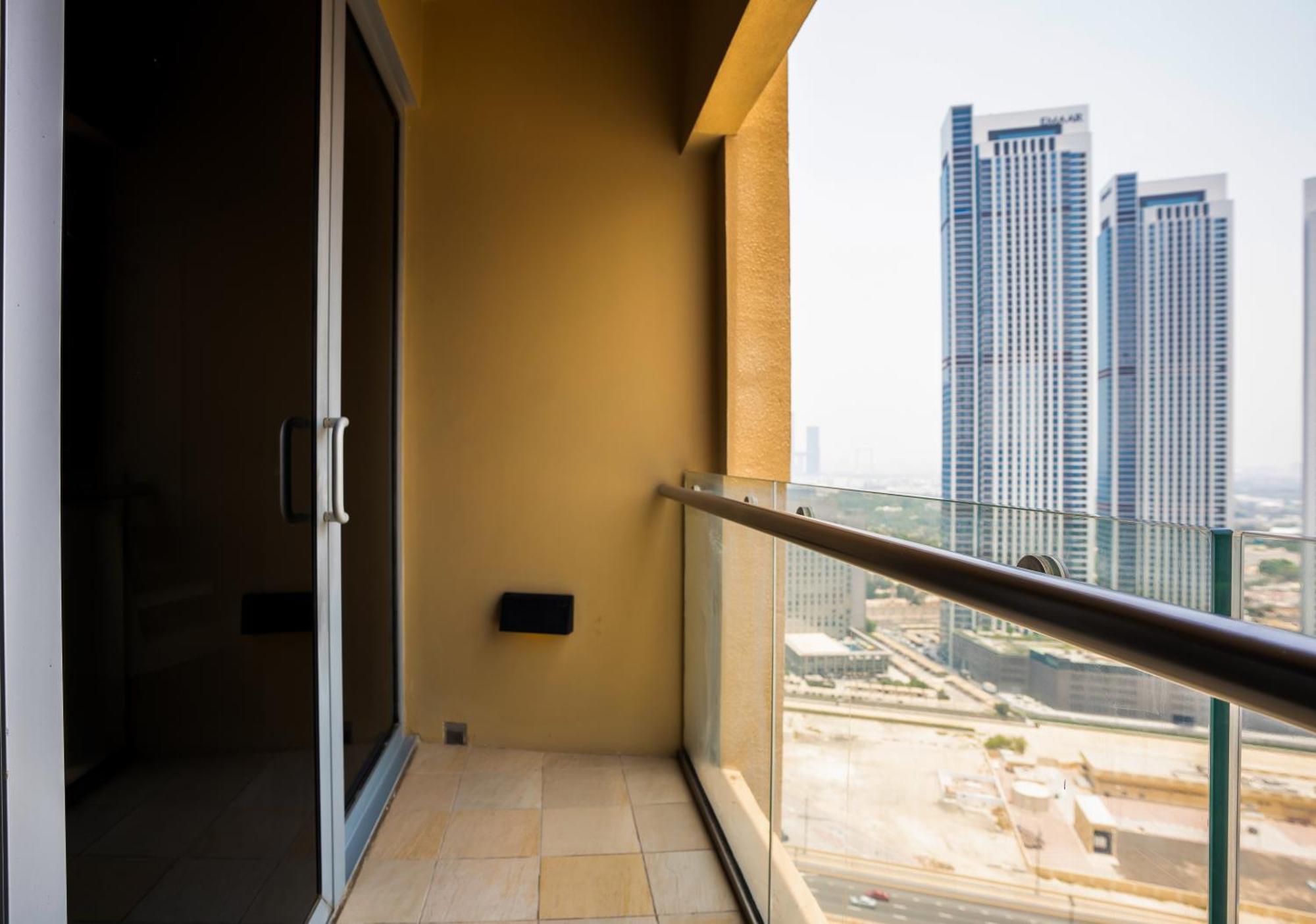 Apartment Homesgetaway - Amazing Location 1br At Mall Residences