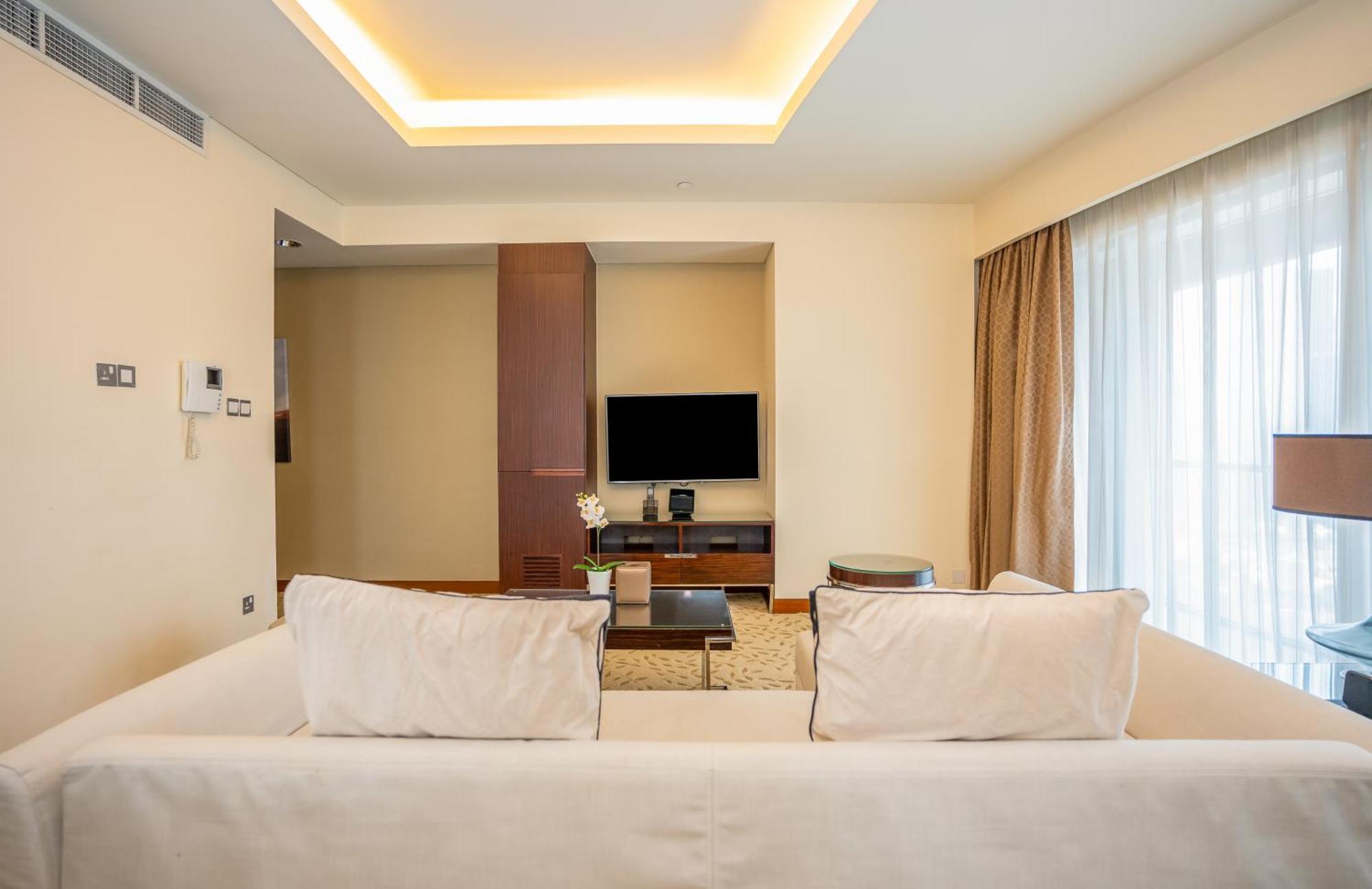 Homesgetaway - Amazing Location 1br At Mall Residences Apartment *