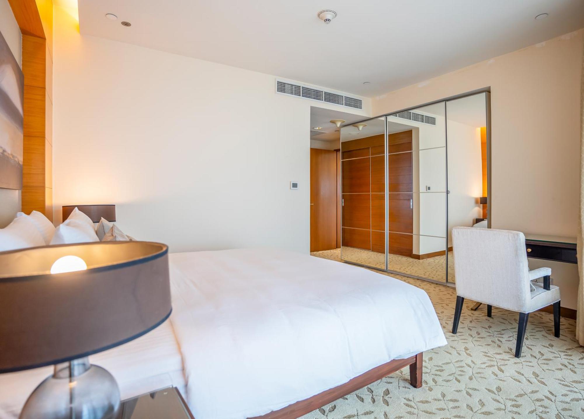 Apartment Homesgetaway - Amazing Location 1br At Mall Residences *