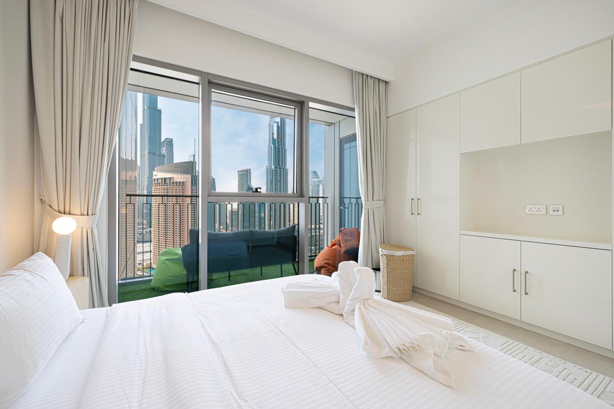 Full Burj View & Direct Access To Mall Apartament *