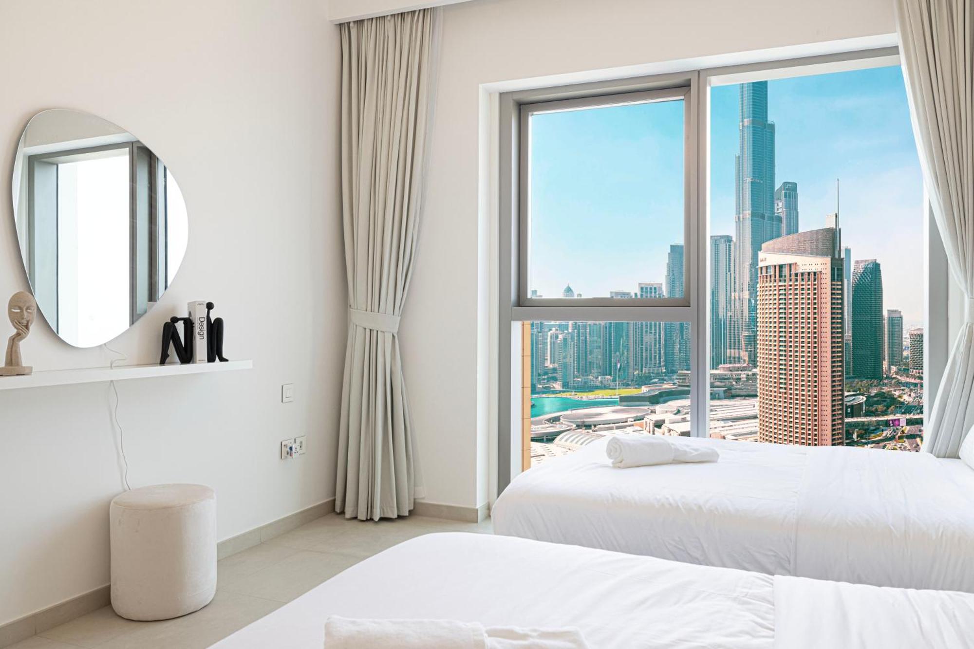 Full Burj View & Direct Access To Mall Apartament *