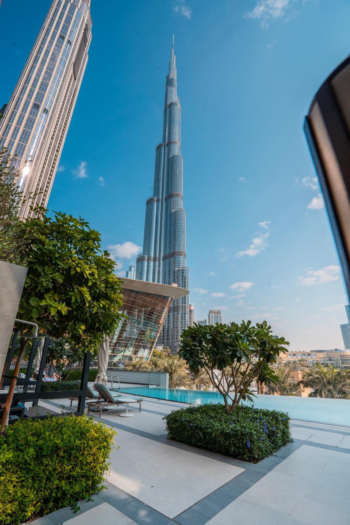 Modern 1-bedroom In Downtown Near Mall & Burj Khalifa Apartemen *