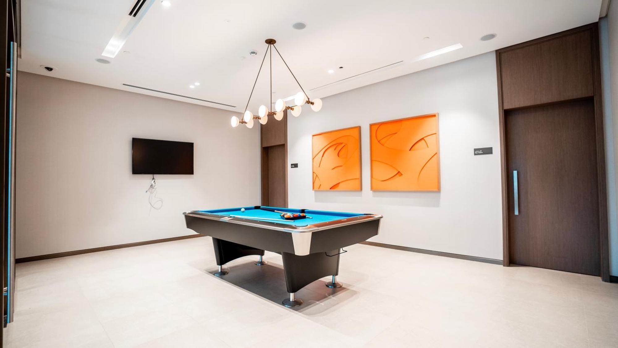 Apartemen Modern 1-bedroom In Downtown Near Mall & Burj Khalifa