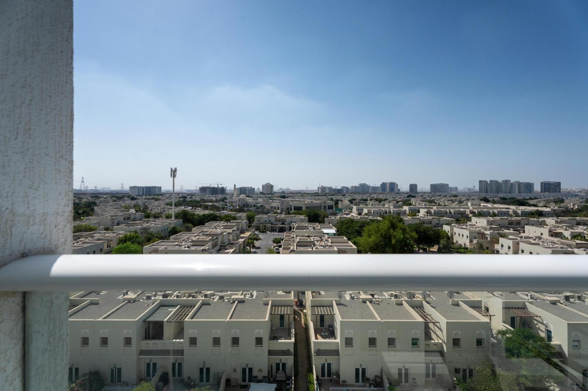 Apartemen Vacay Lettings - Pearlz By Danube -studio-al Furjan-near Metro *