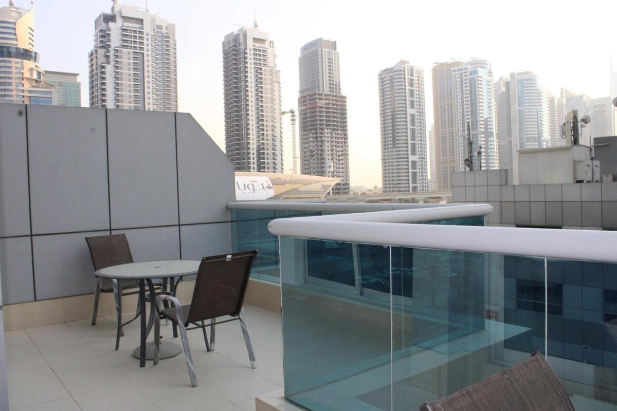 Appartement One Bed At A Great Location In Marina Dubai