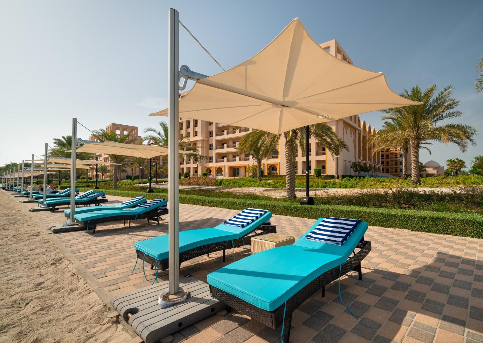 Amazing Beachfront Near Atlantis Waterpark By Simply Comfort Sarai Palm Jumeirah * Dubai