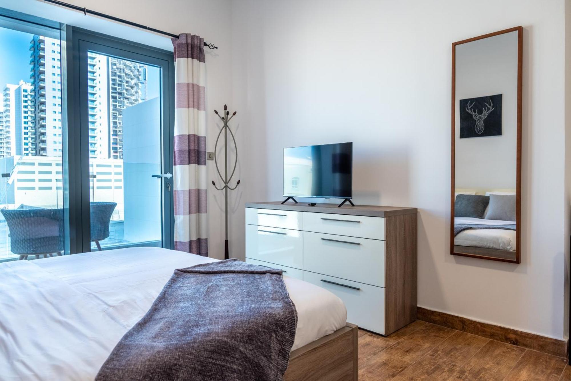 1 Bedroom - Alcove Jvc Apartament