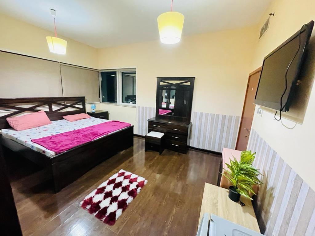 Privatunterkunft Amazing Couples Private Close To Mall Of Emirates