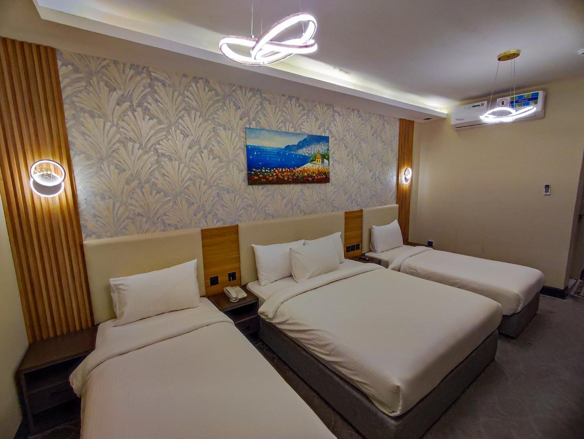Gold Sky Avenue Hotel Dubái
