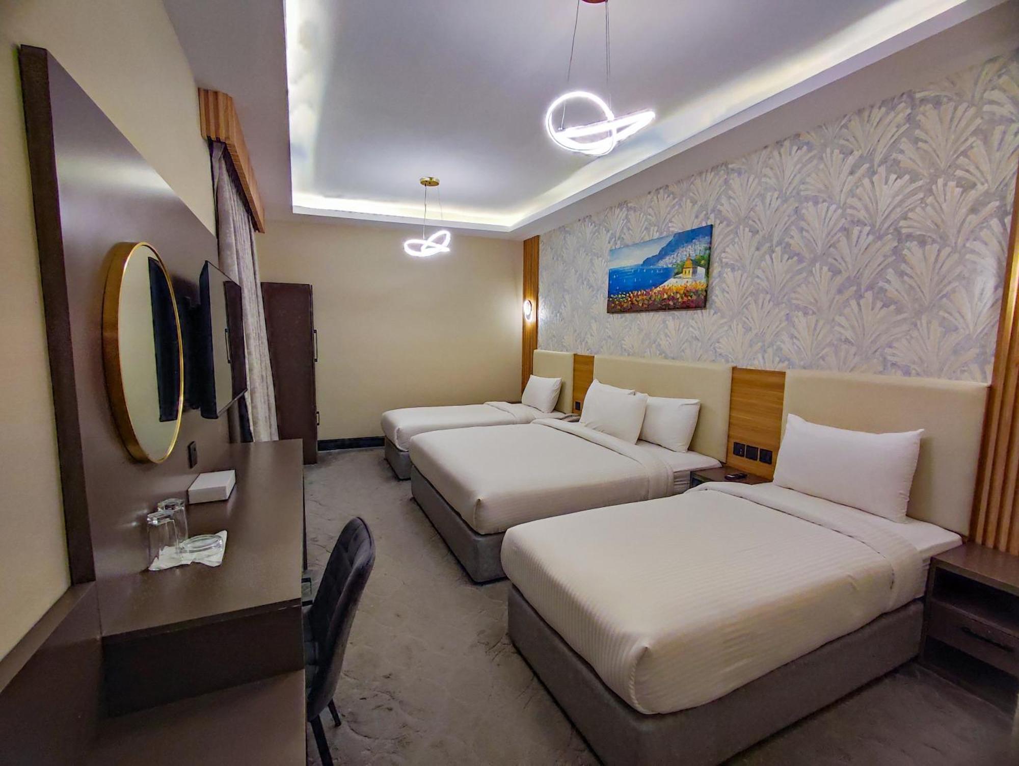 Gold Sky Avenue Hotel Dubái