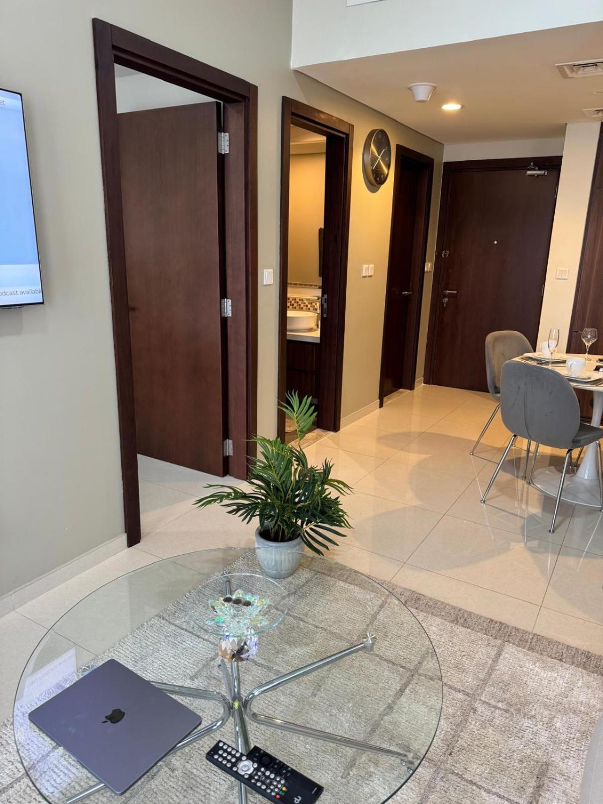 Luxury Skyline Burj Khalifa Apartment *
