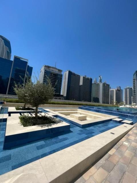 Luxury Skyline Burj Khalifa Apartment *