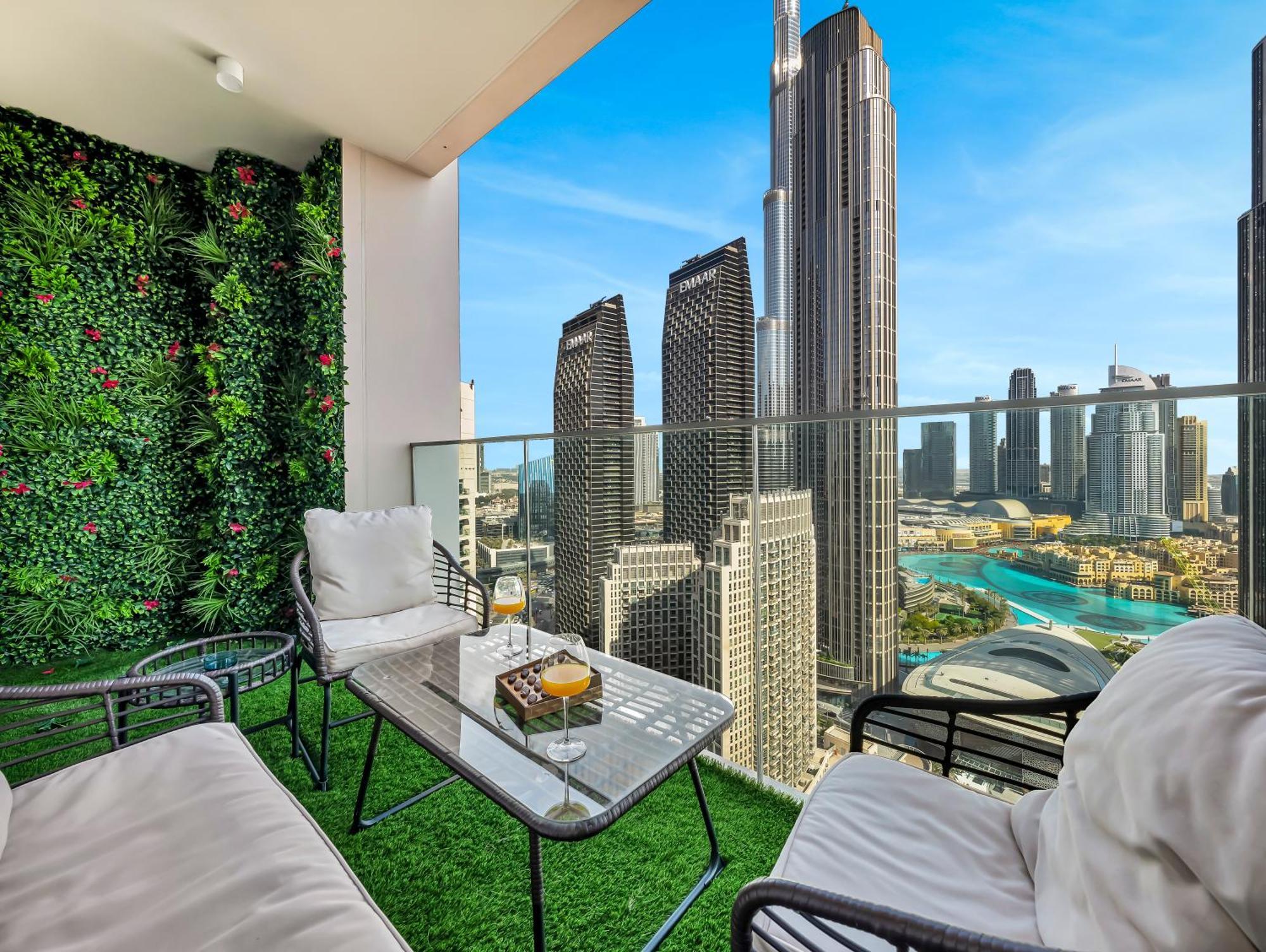 Apartament Burj Khalifa Bliss I 4 Bedroom I Burj Khalifa & Fountain Views I Free Gym, Pool, Parking, Wi-fi And Ps5 I By Skyline Serenity Dubai