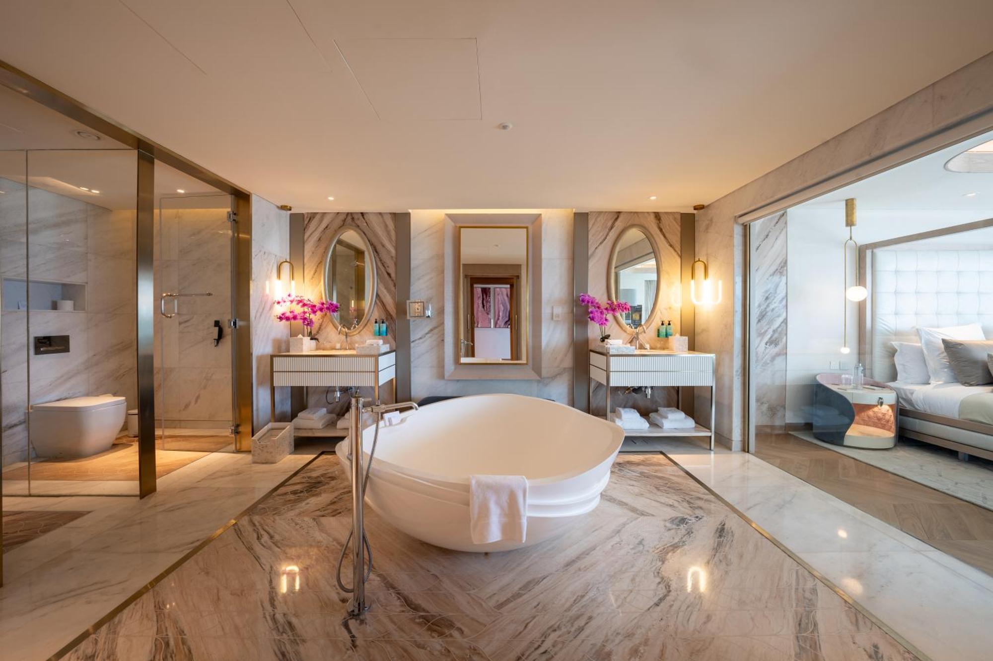 Five Luxe Hotel 5*