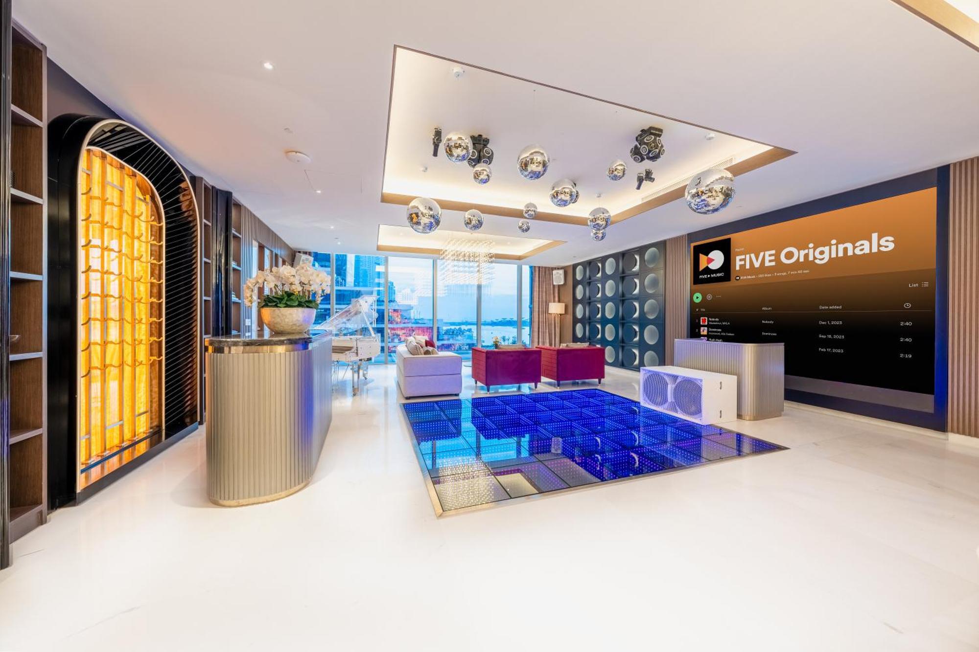 Five Luxe Hotel Dubái