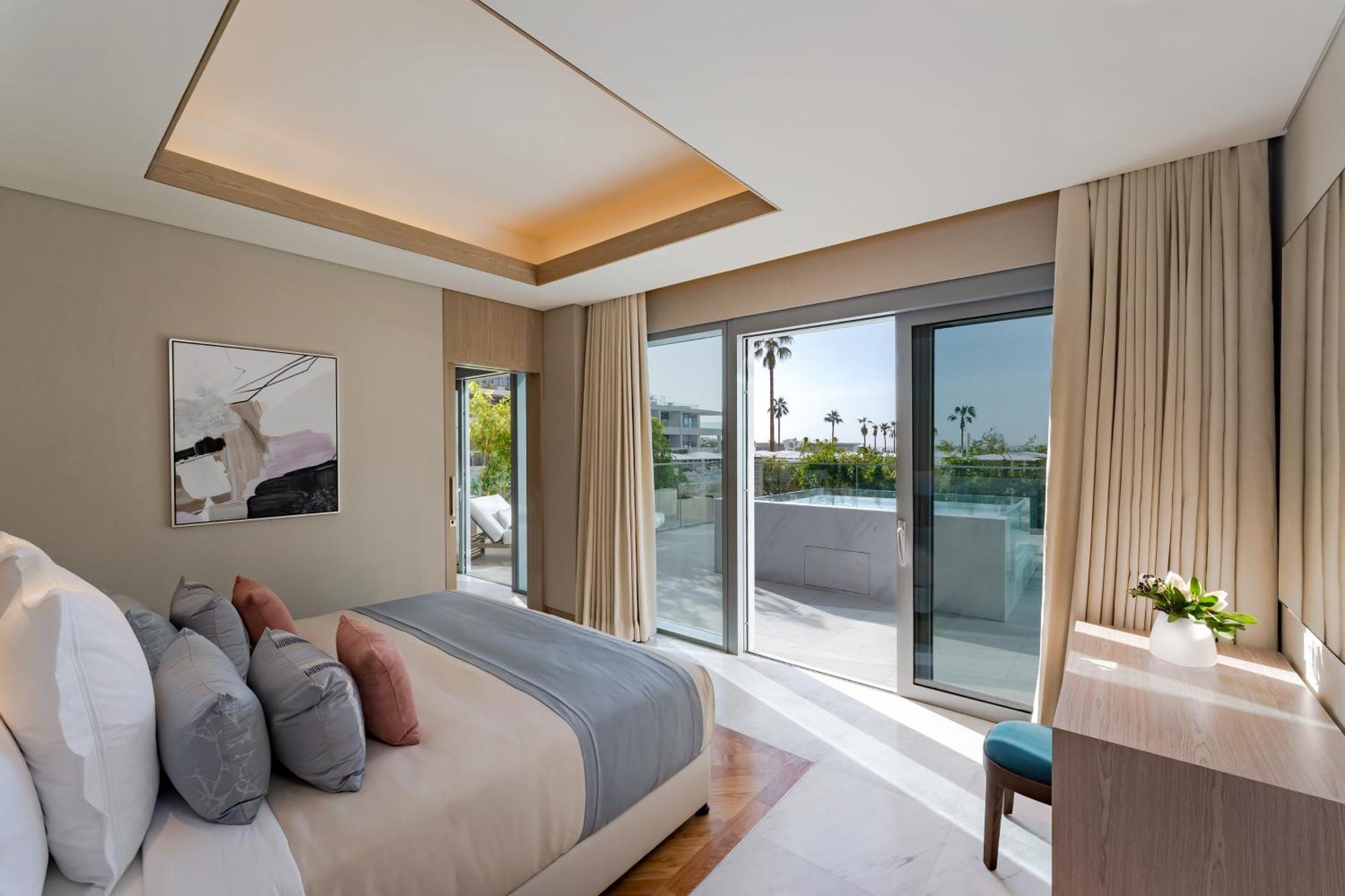 Five Luxe