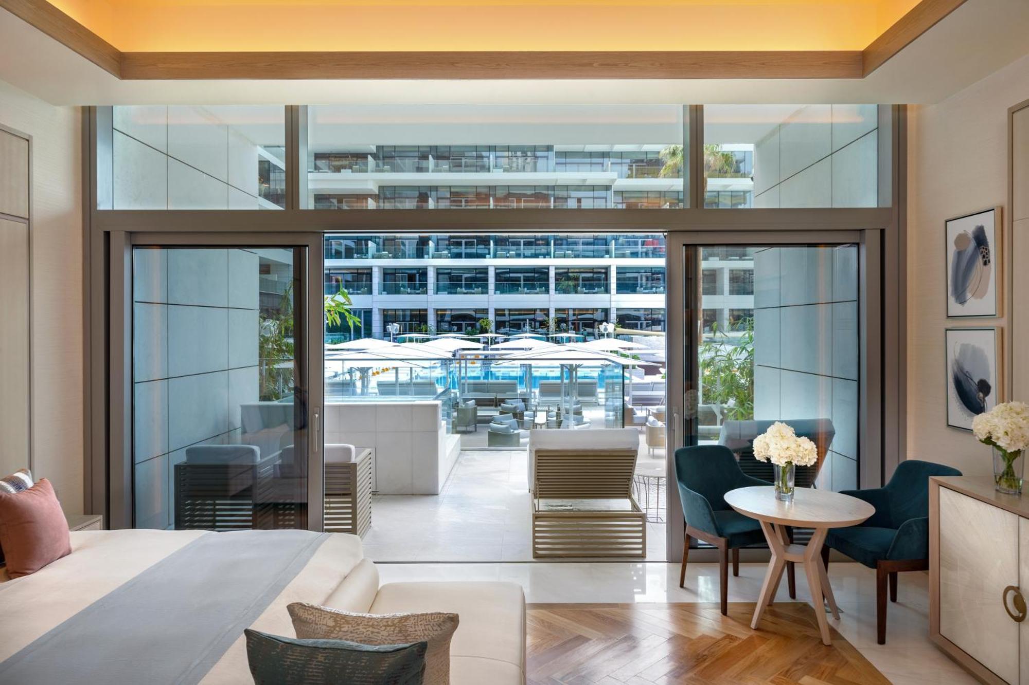 Five Luxe