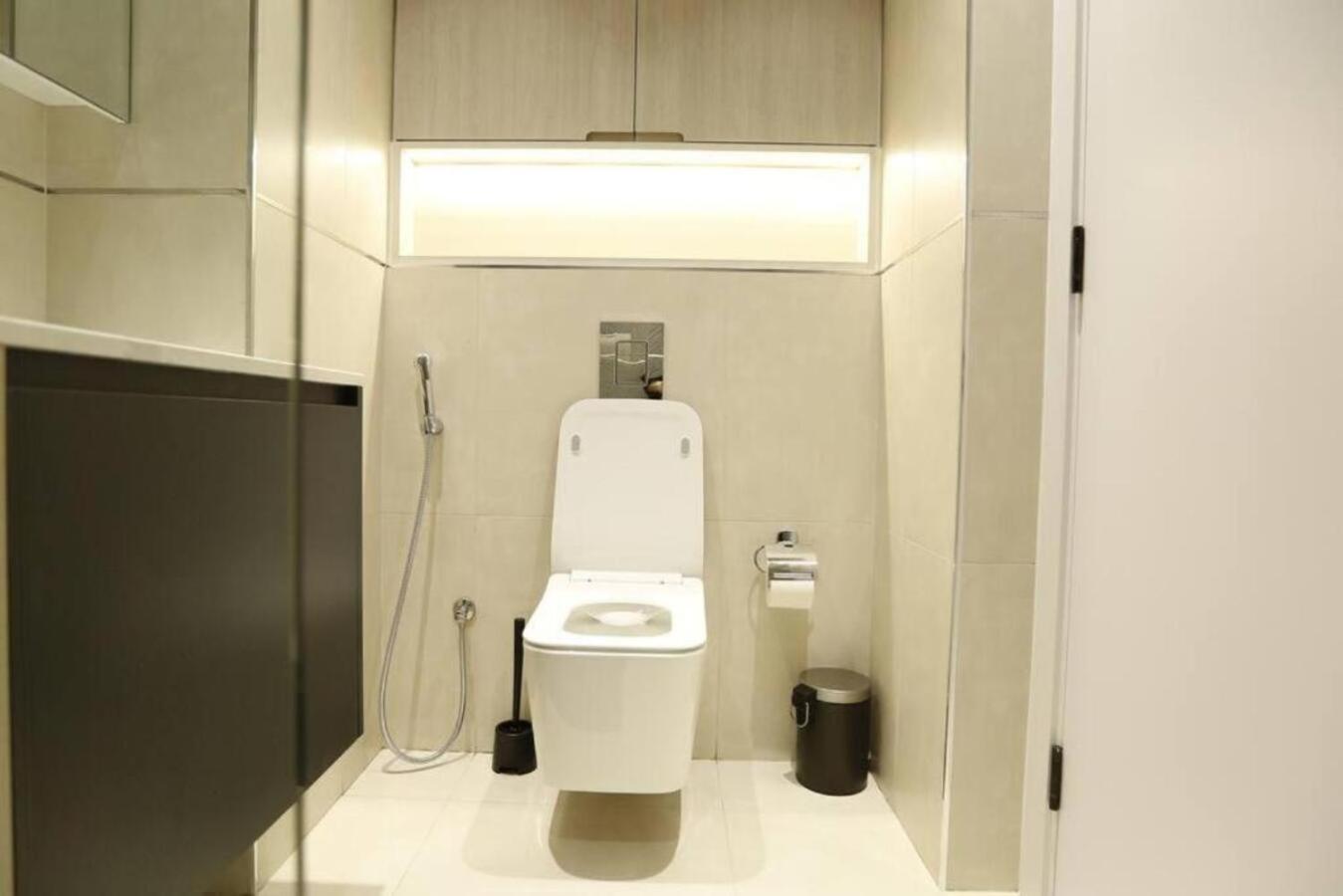 Apartment Brown Stone - Gardens Metro Station Westwood Dubai