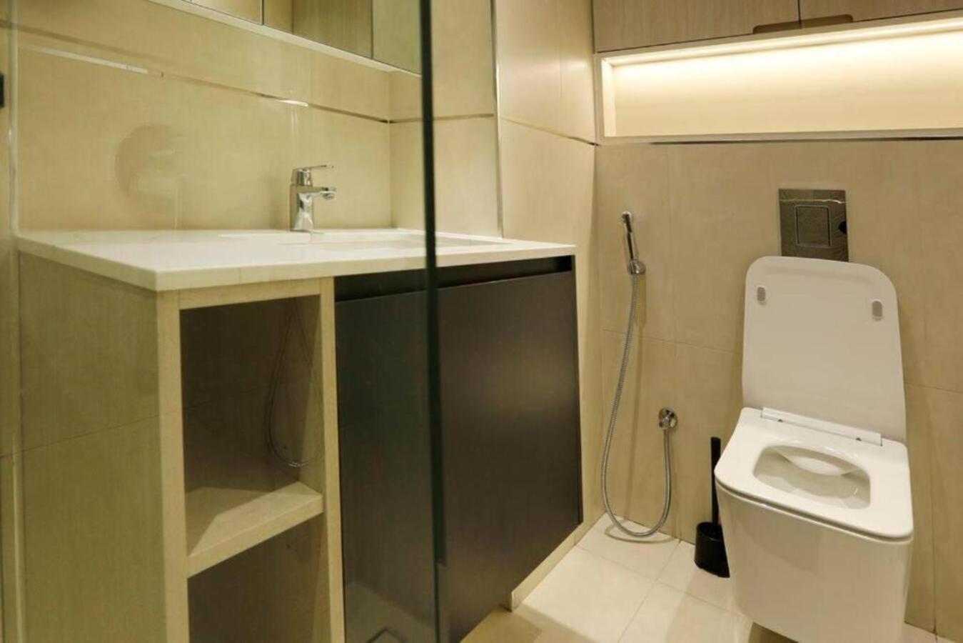 Apartment Brown Stone - Gardens Metro Station Westwood Dubai