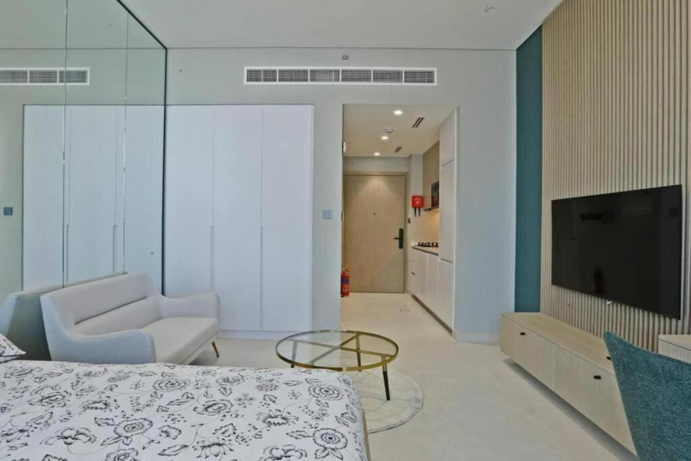 Brown Stone - Gardens Metro Station Westwood Apartment *