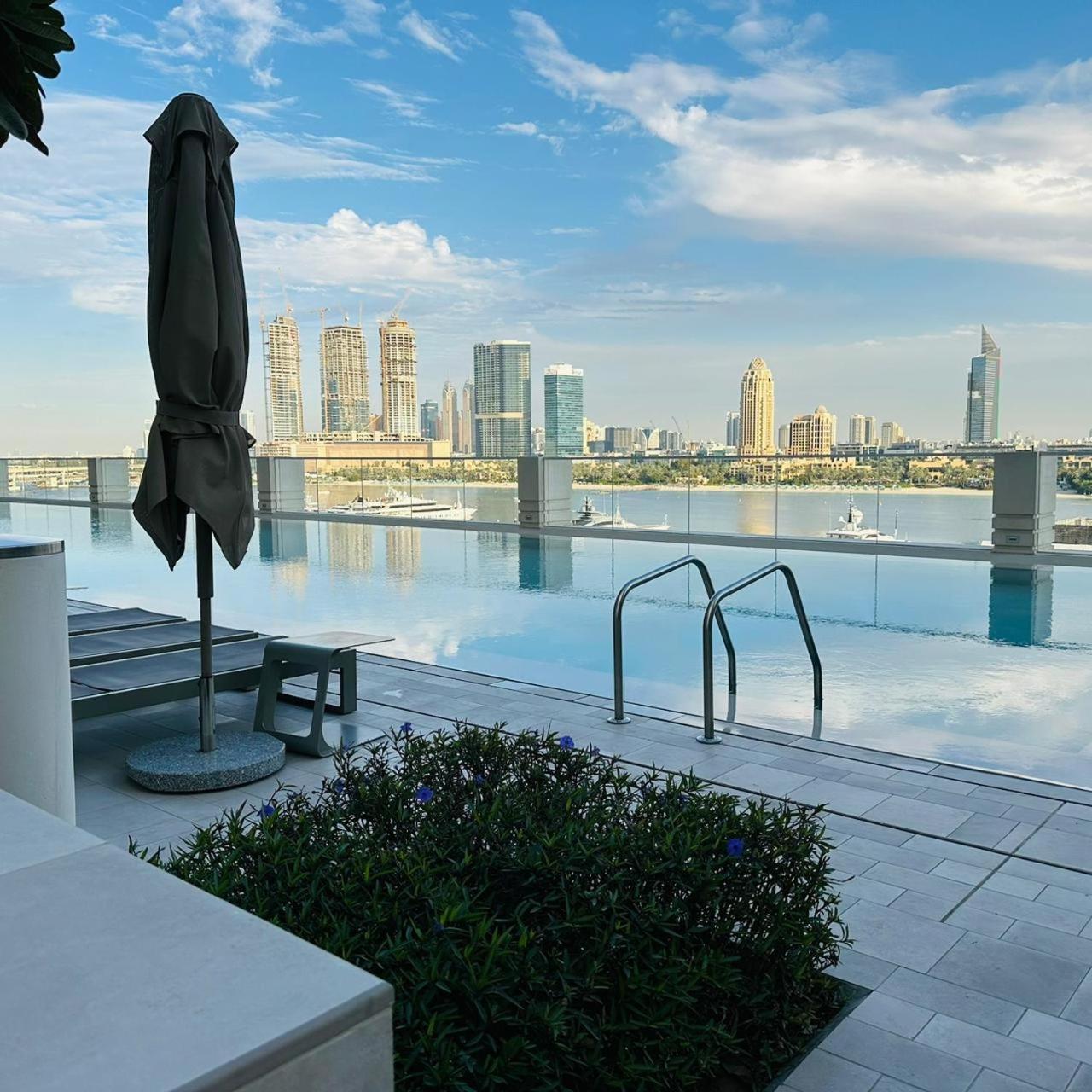 Apartamento Amakin Beachfront Palm Jumeirah Marina Vista 2 Dubai
