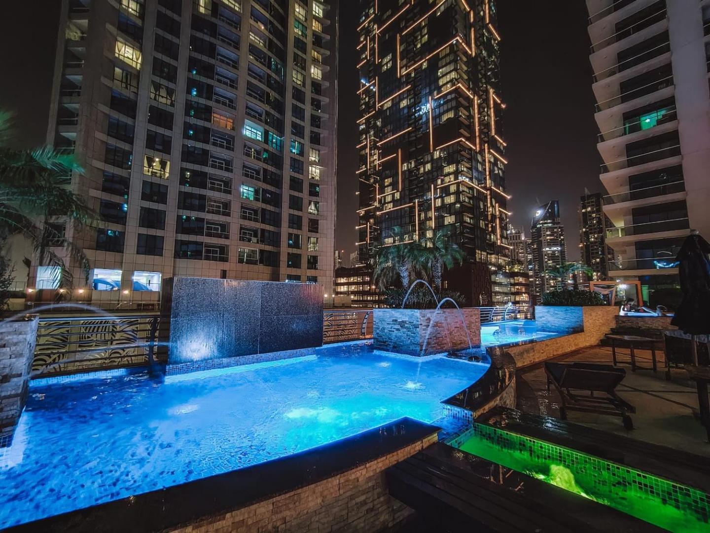 Marina - 75th Floor Above The Clouds, Elegant&big Appart hôtel *