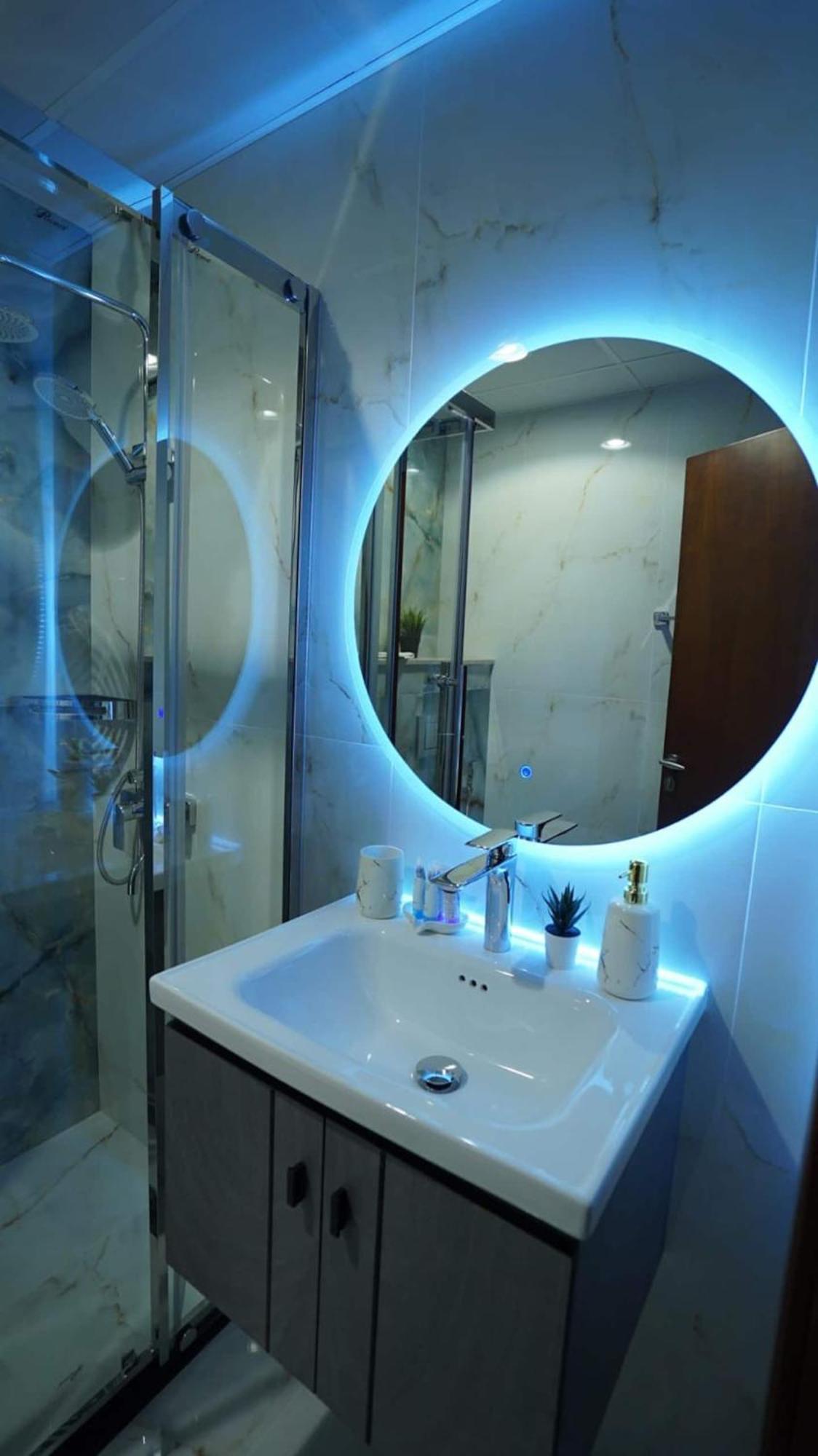 Marina - 75th Floor Above The Clouds, Elegant&big Appart hôtel