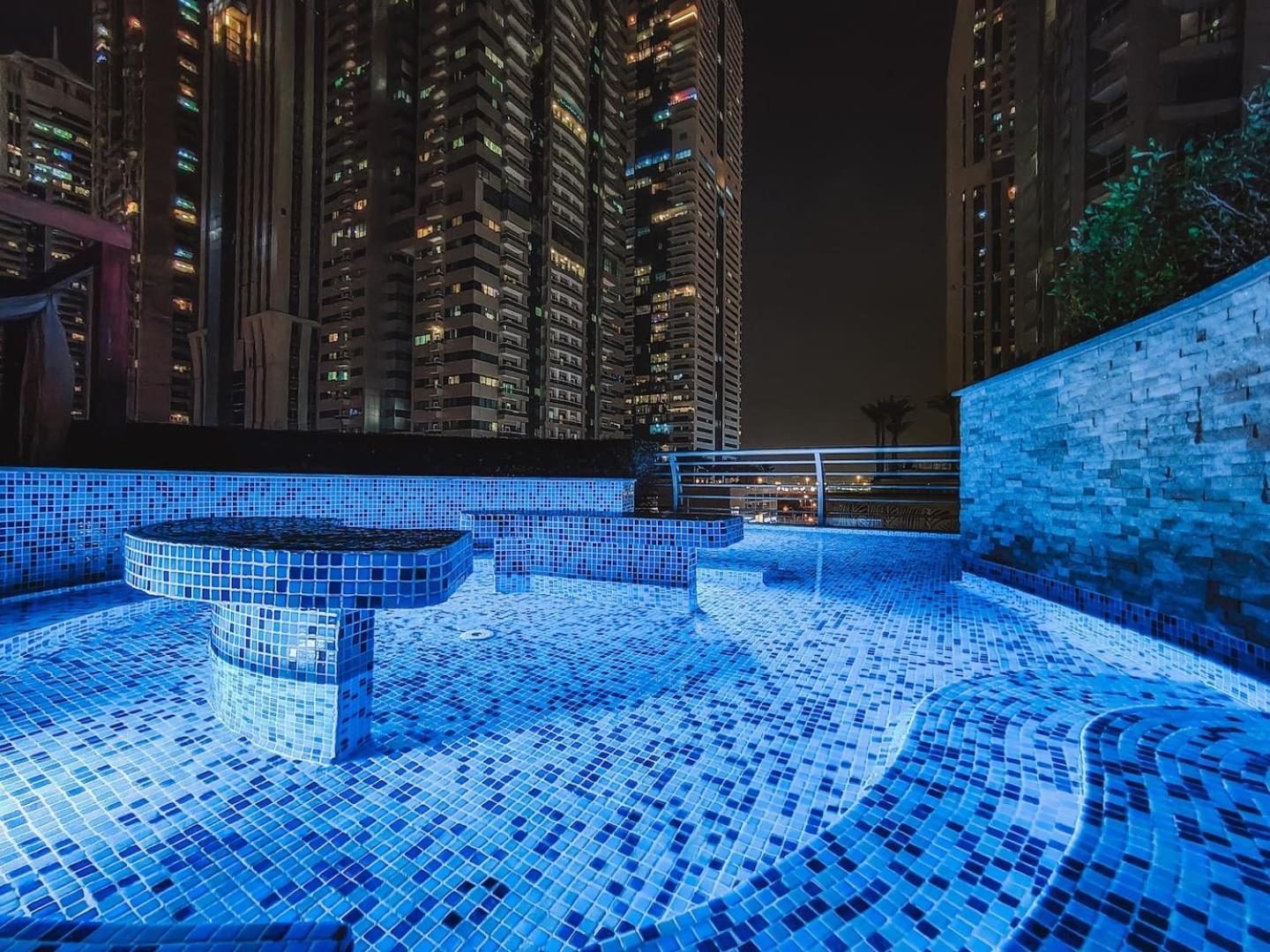 Marina - 75th Floor Above The Clouds, Elegant&big *