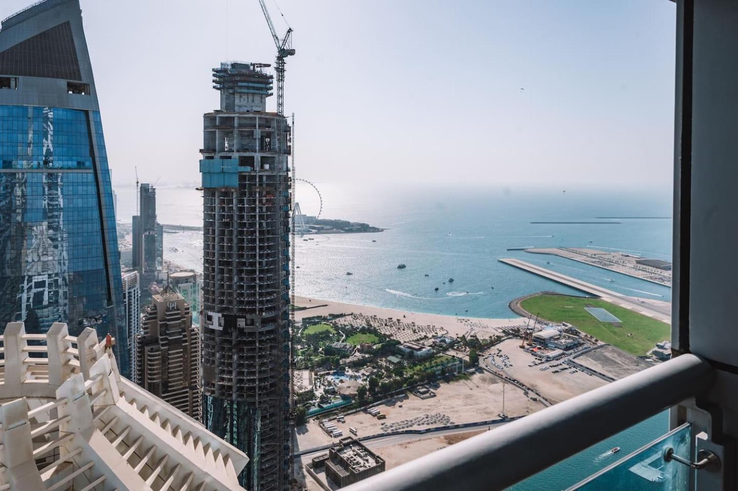 Appart hôtel Marina - 75th Floor Above The Clouds, Elegant&big
