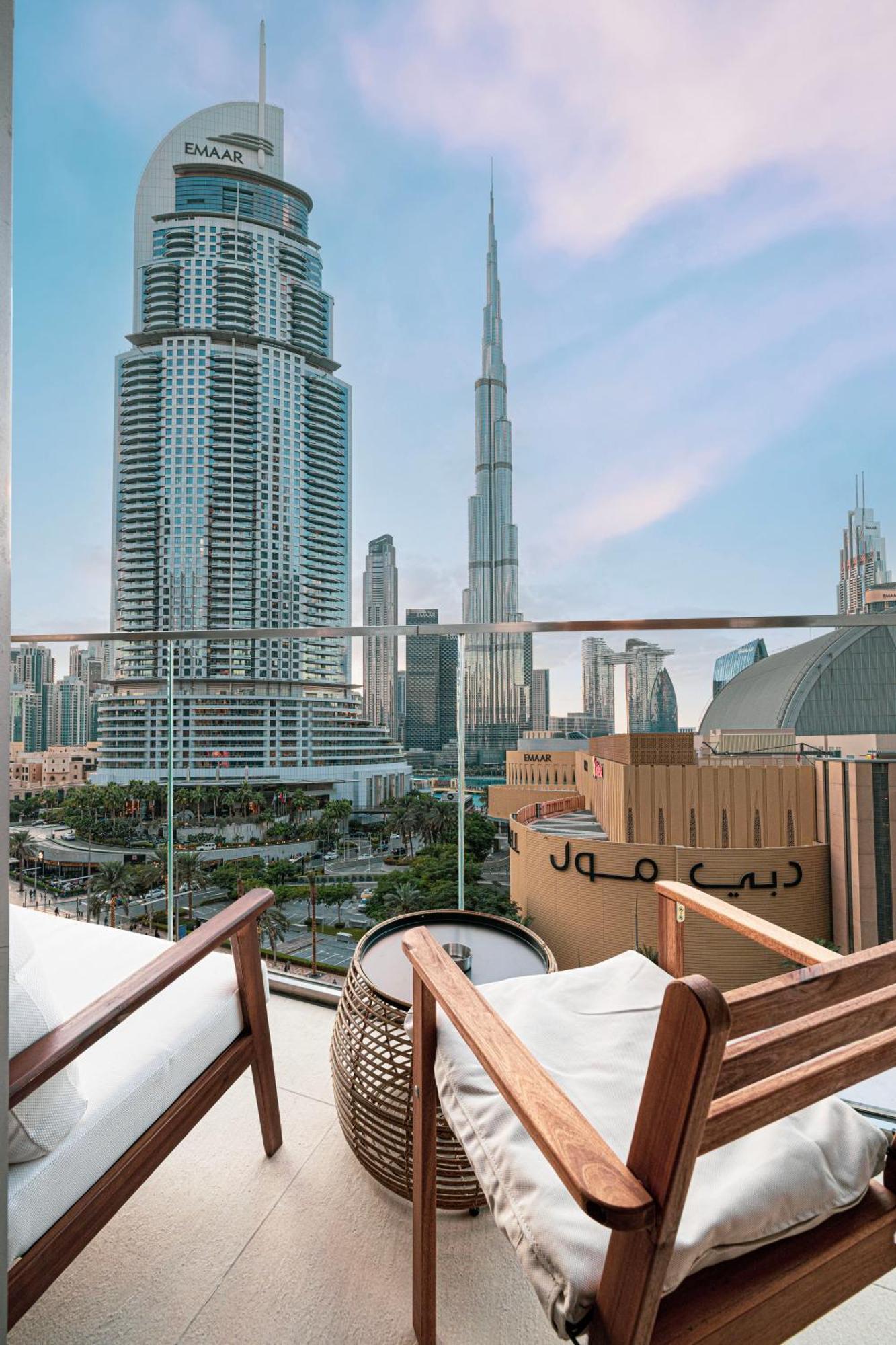 Luxe 1br With Full Burj Views And Mall Access Apartment Dubai