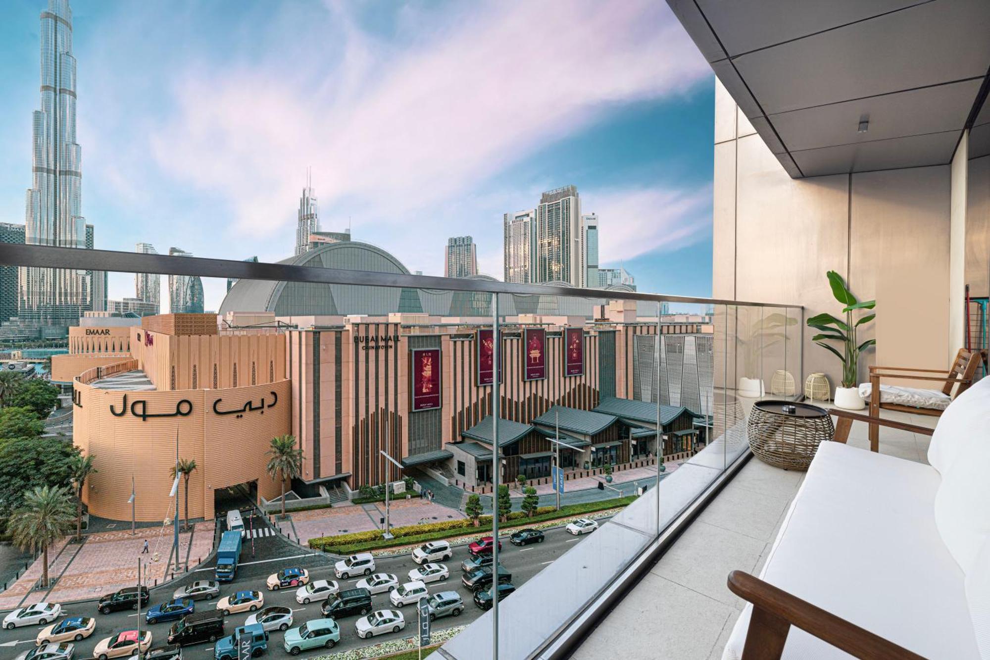 Luxe 1br With Full Burj Views And Mall Access Apartment Dubai