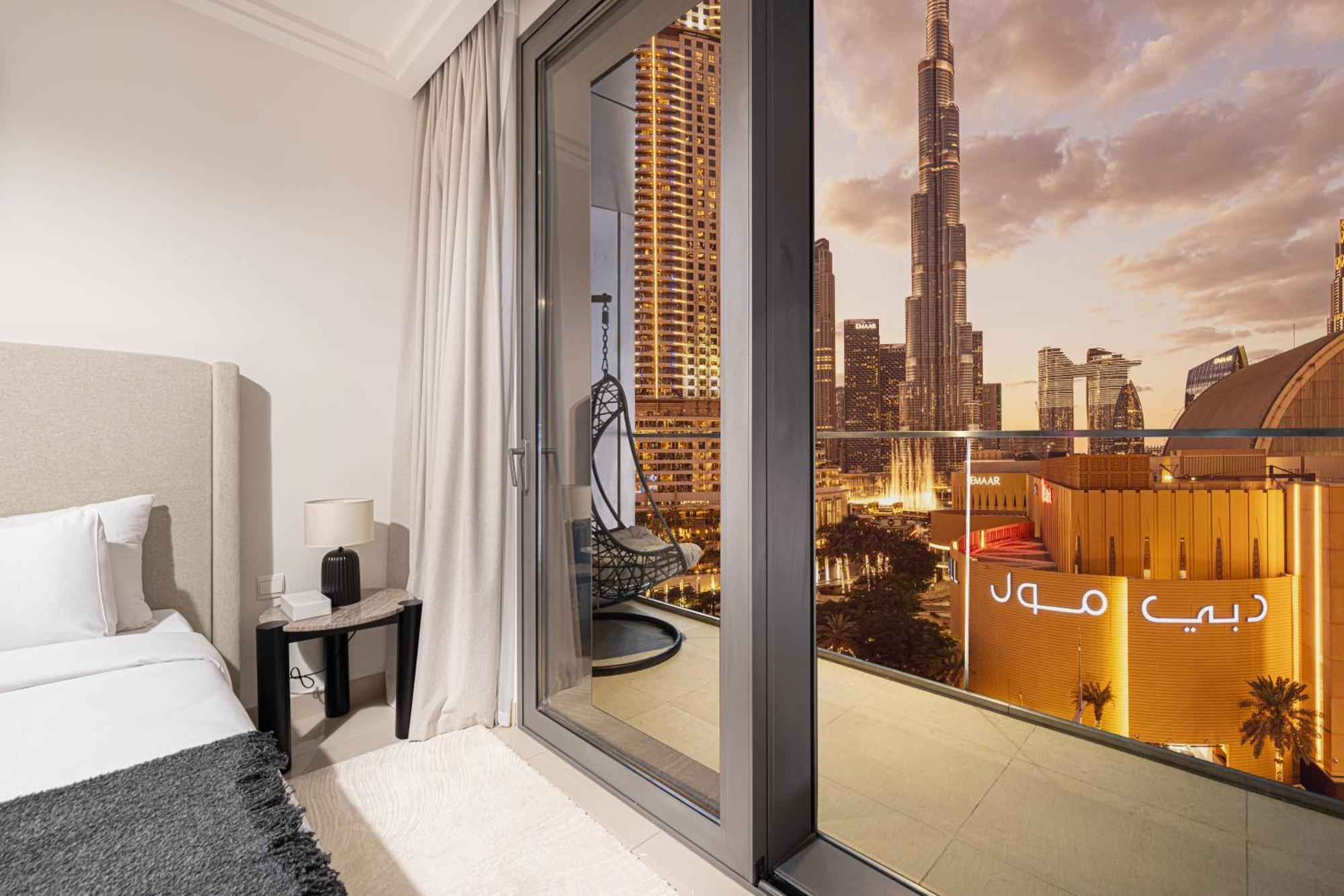 Apartment Luxe 1br With Full Burj Views And Mall Access Dubai