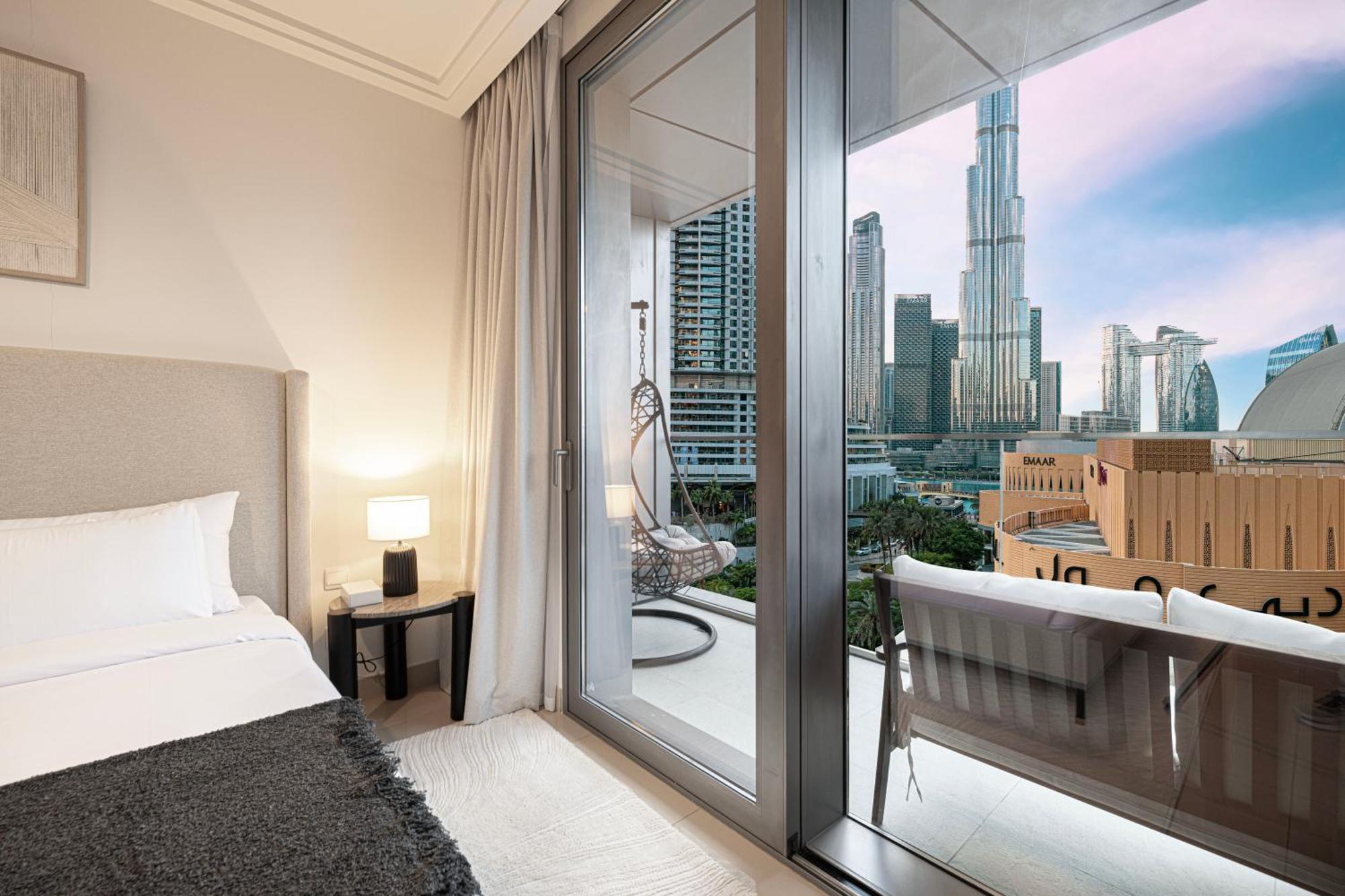 Apartment Luxe 1br With Full Burj Views And Mall Access *